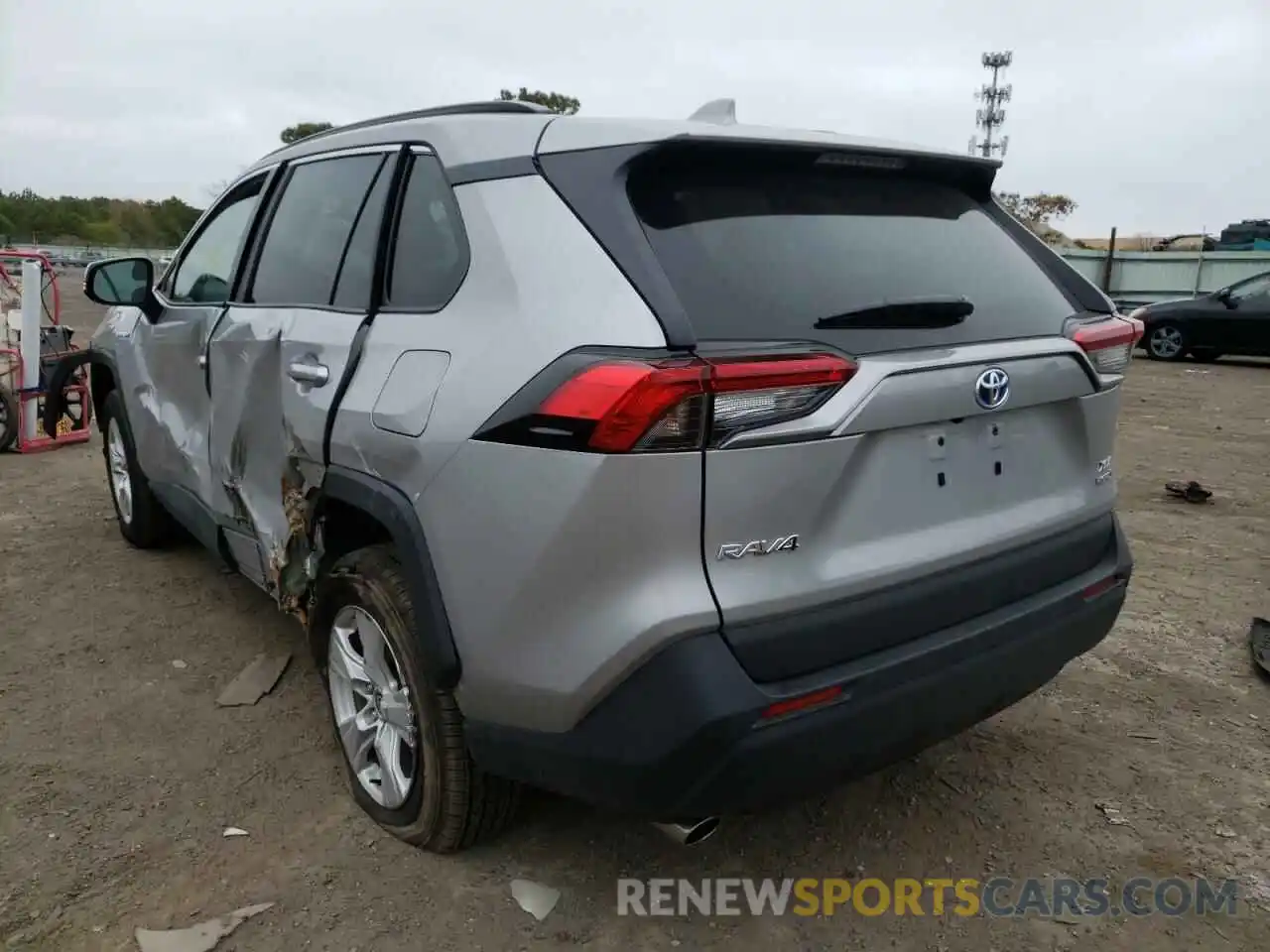 3 Photograph of a damaged car 2T3RWRFV2MW120560 TOYOTA RAV4 2021