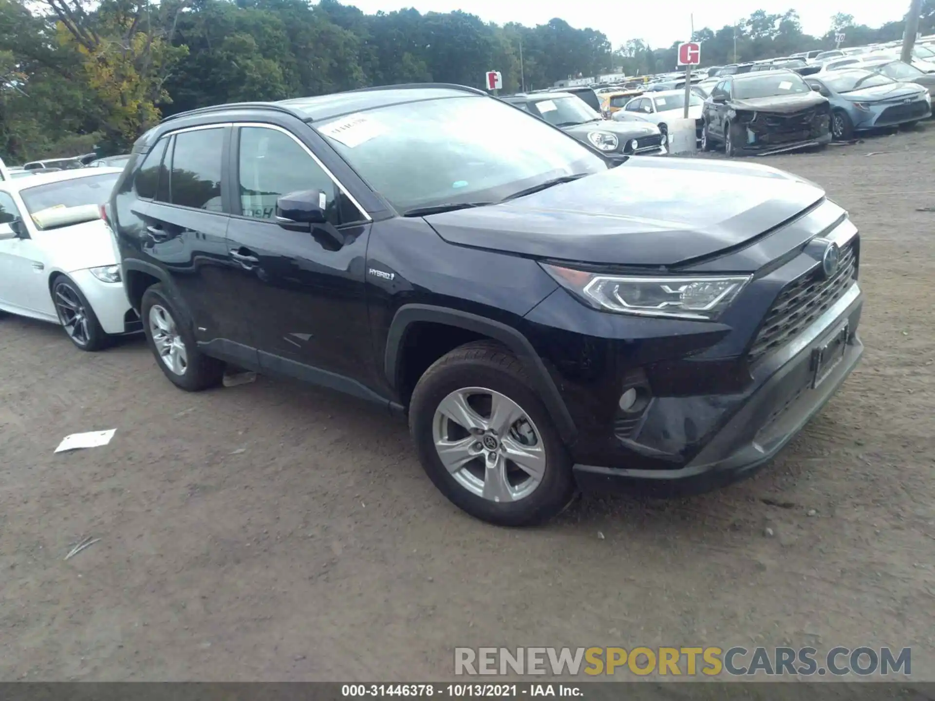 1 Photograph of a damaged car 2T3RWRFV3MW109812 TOYOTA RAV4 2021