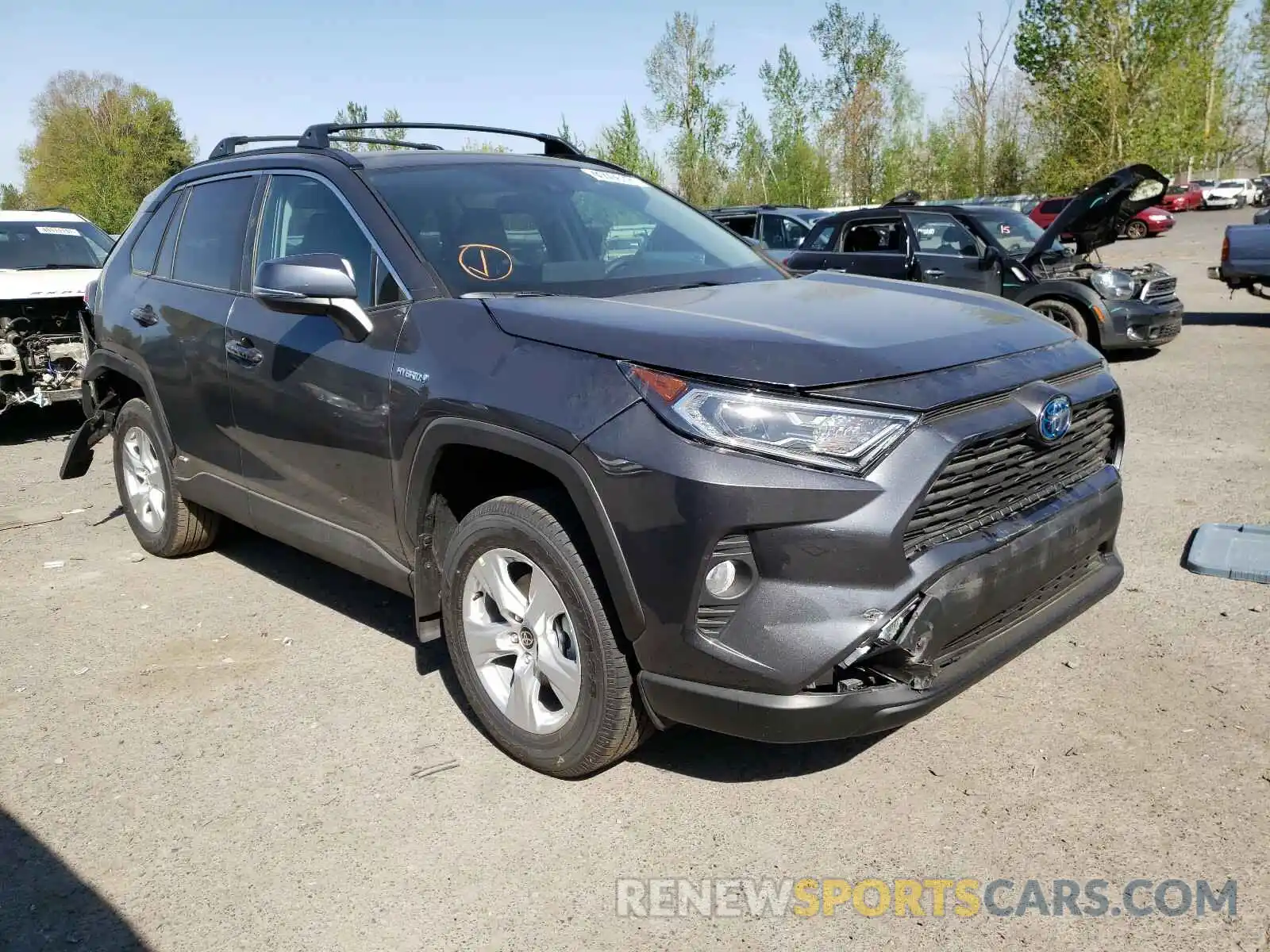 1 Photograph of a damaged car 2T3RWRFV3MW110023 TOYOTA RAV4 2021