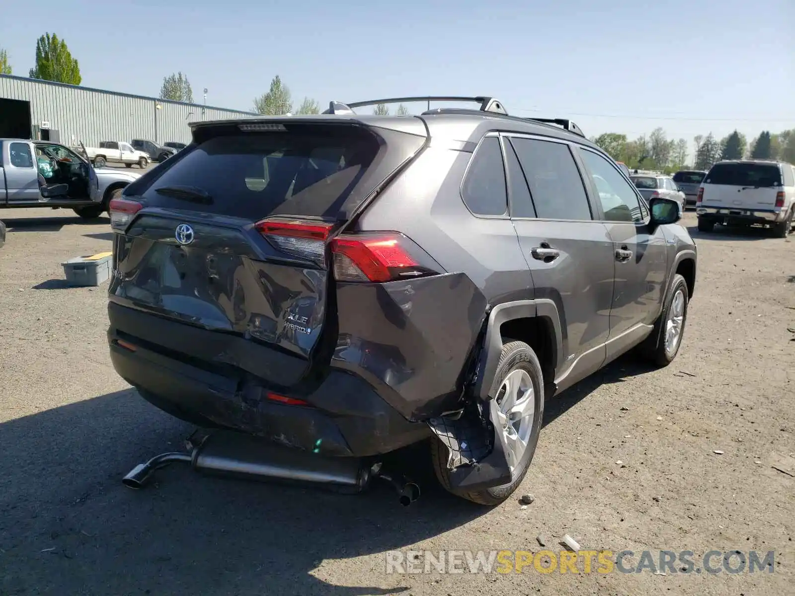 4 Photograph of a damaged car 2T3RWRFV3MW110023 TOYOTA RAV4 2021