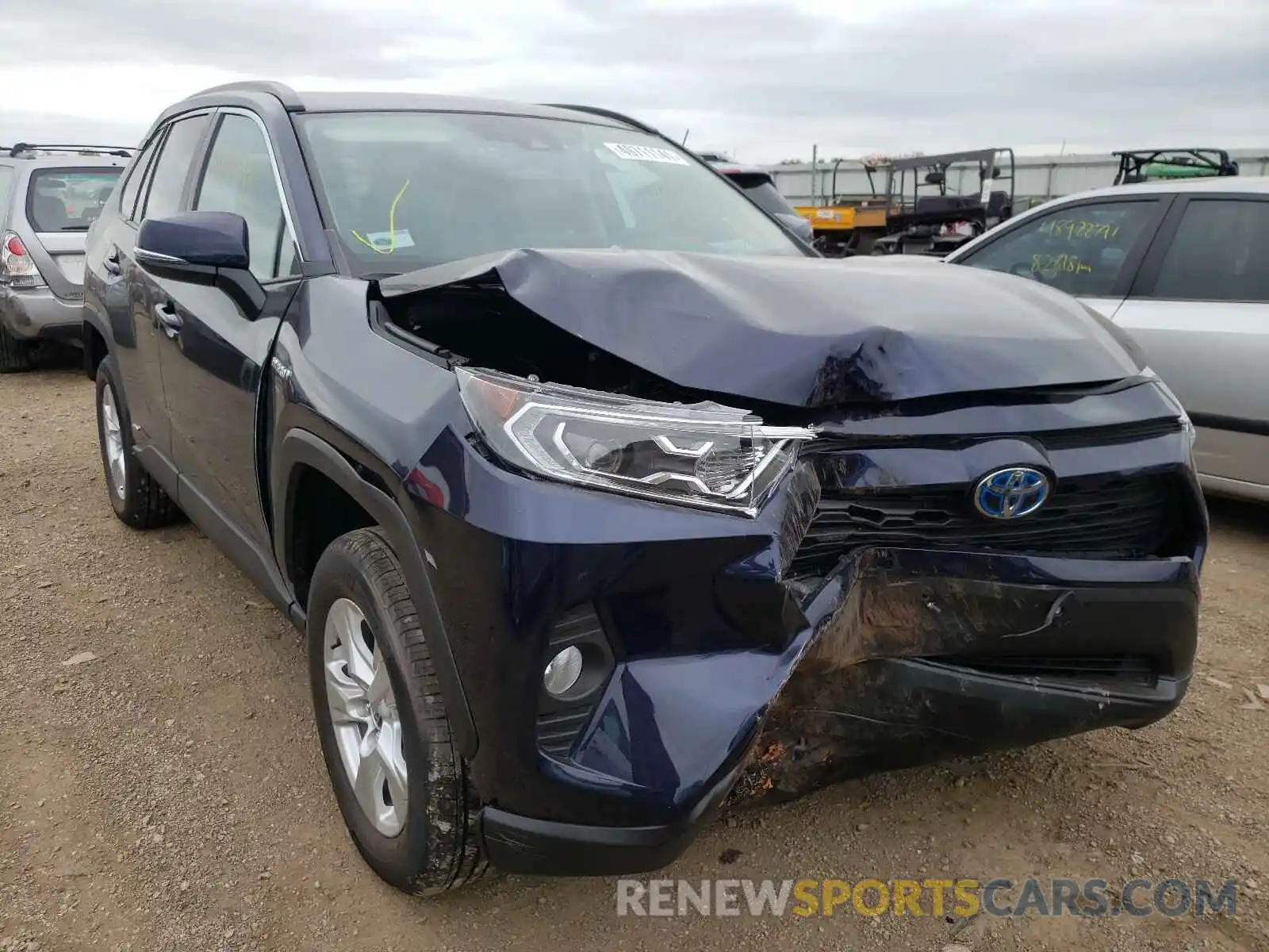 1 Photograph of a damaged car 2T3RWRFV3MW114024 TOYOTA RAV4 2021