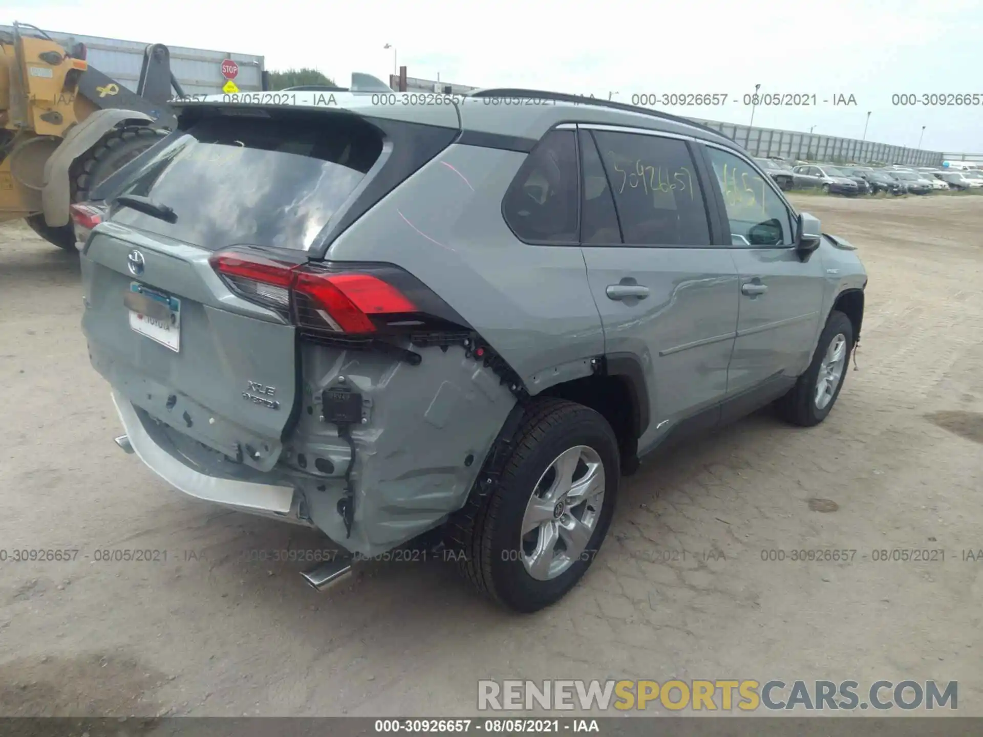 4 Photograph of a damaged car 2T3RWRFV3MW114640 TOYOTA RAV4 2021