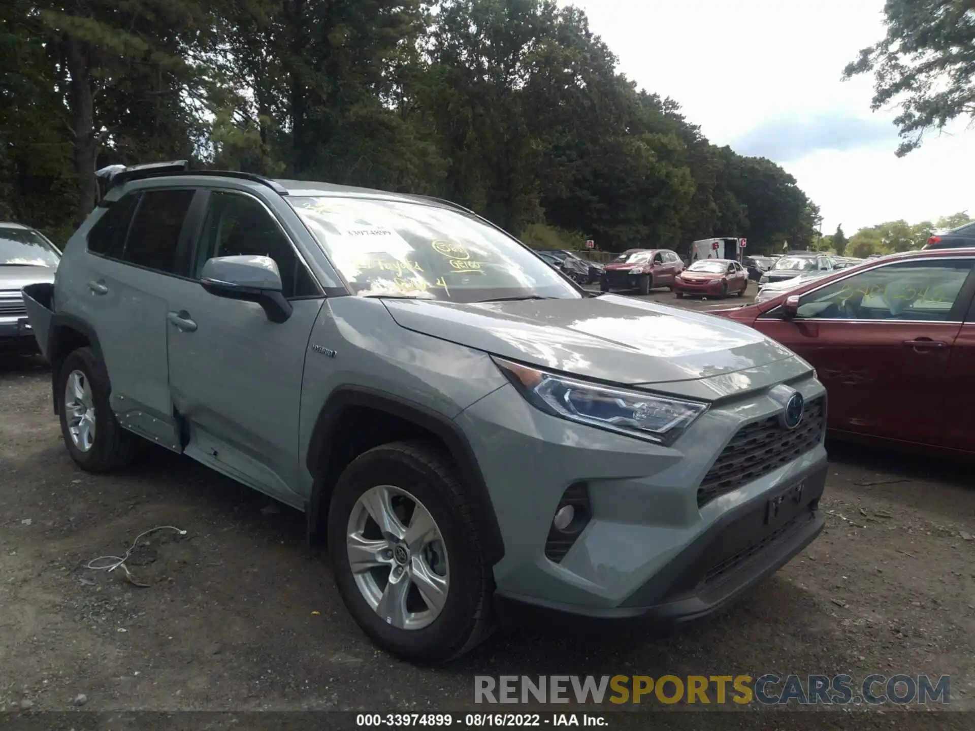 1 Photograph of a damaged car 2T3RWRFV4MW113285 TOYOTA RAV4 2021