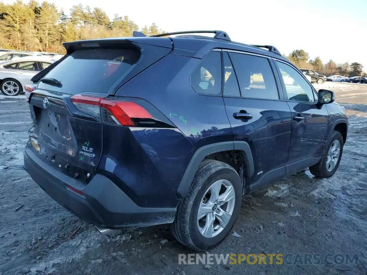 3 Photograph of a damaged car 2T3RWRFV4MW119443 TOYOTA RAV4 2021