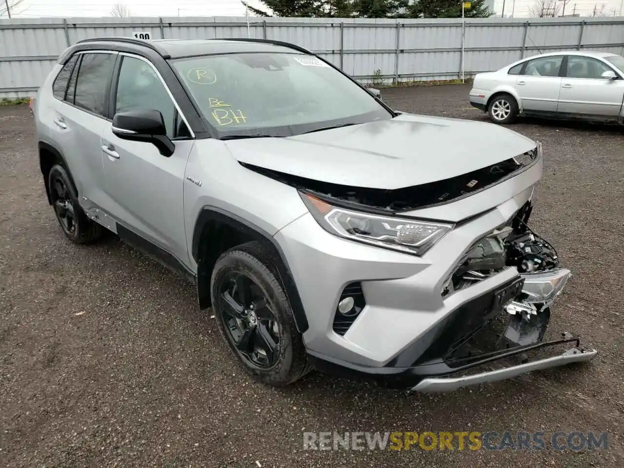 1 Photograph of a damaged car 2T3RWRFV5MW105499 TOYOTA RAV4 2021