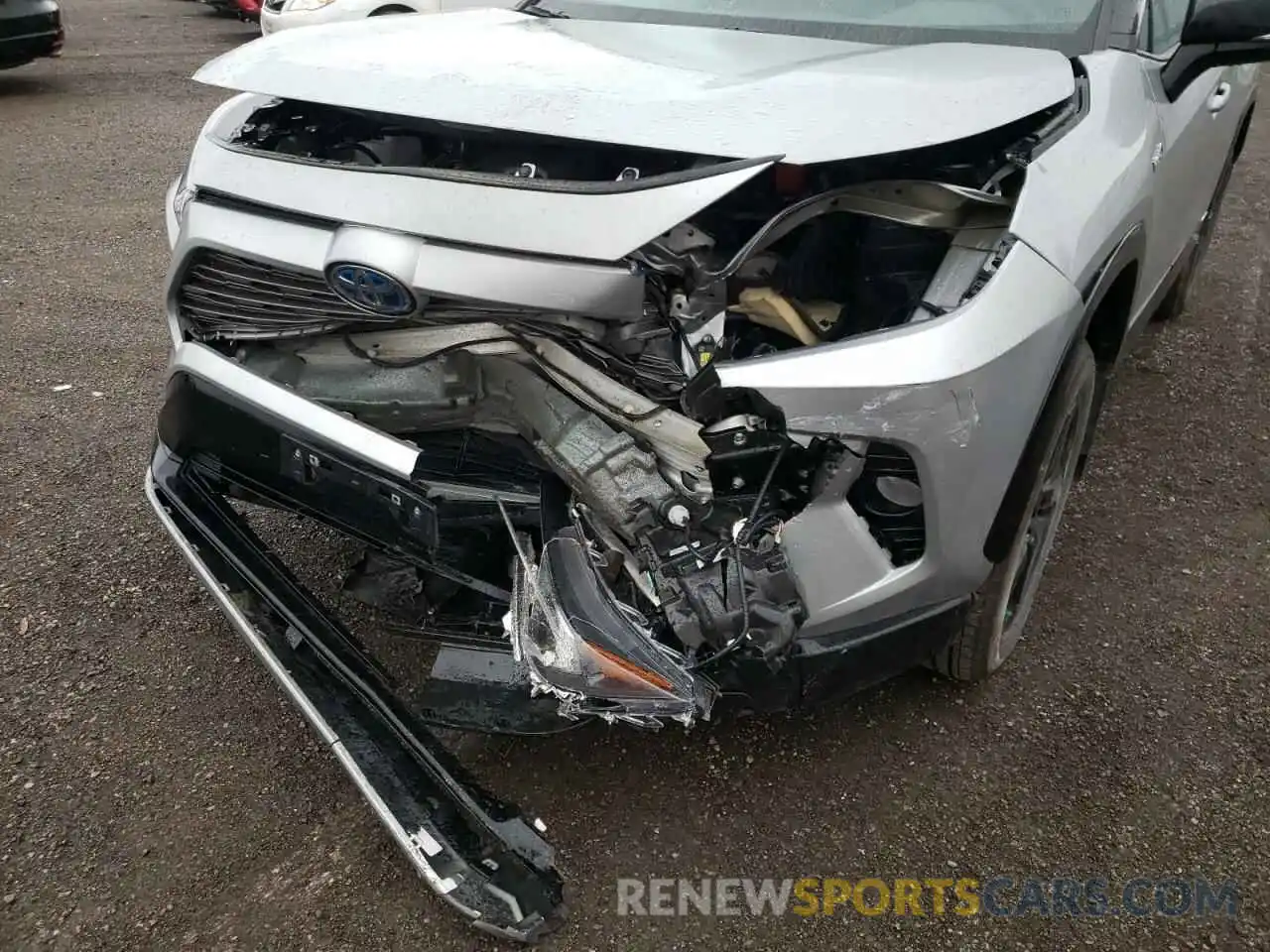 9 Photograph of a damaged car 2T3RWRFV5MW105499 TOYOTA RAV4 2021