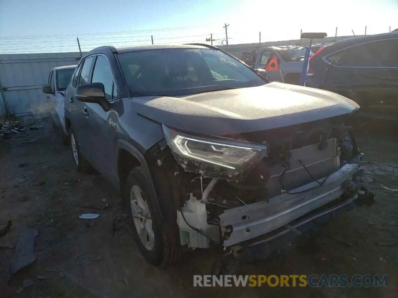 1 Photograph of a damaged car 2T3RWRFV5MW110170 TOYOTA RAV4 2021