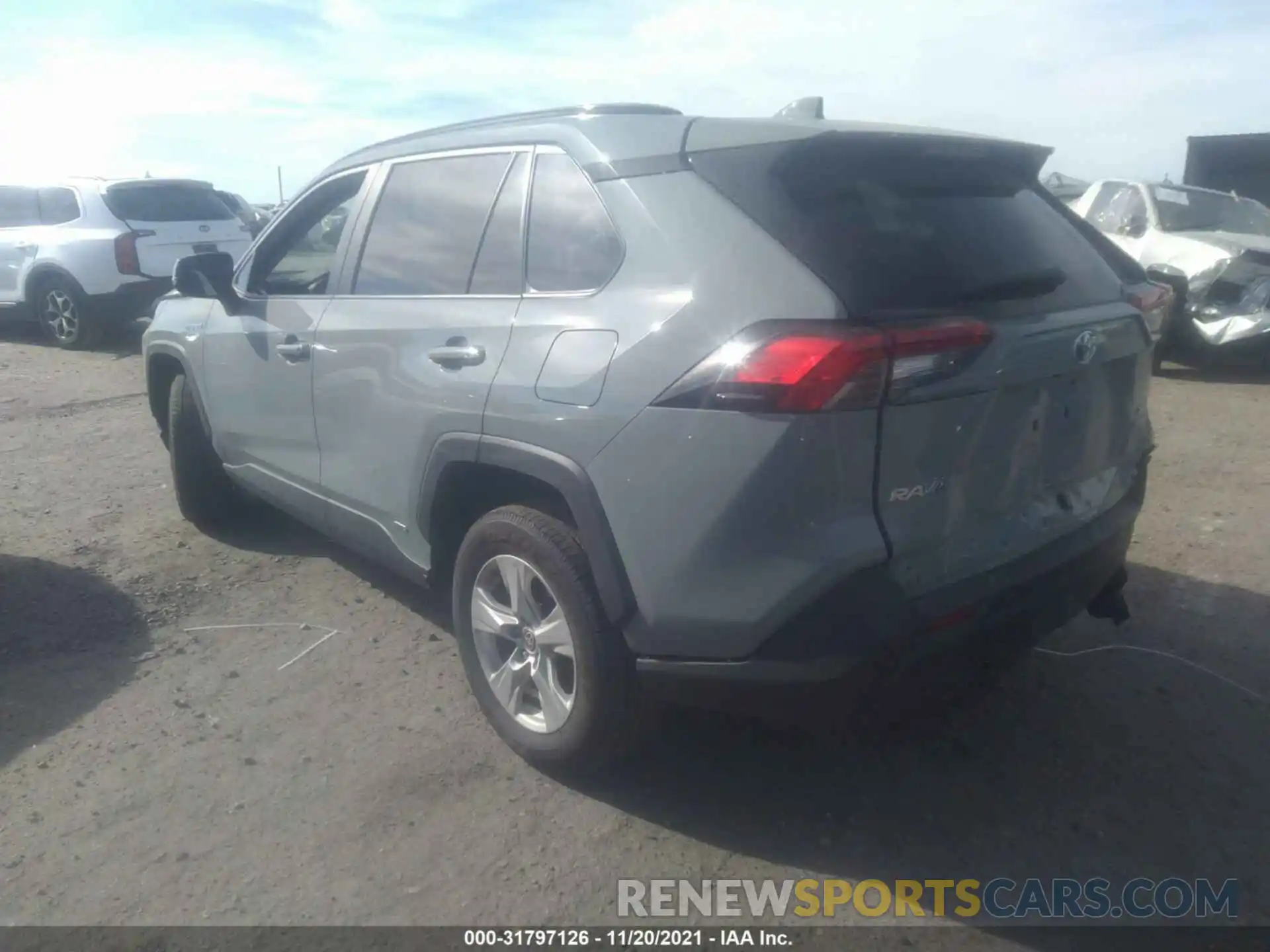 3 Photograph of a damaged car 2T3RWRFV5MW113960 TOYOTA RAV4 2021