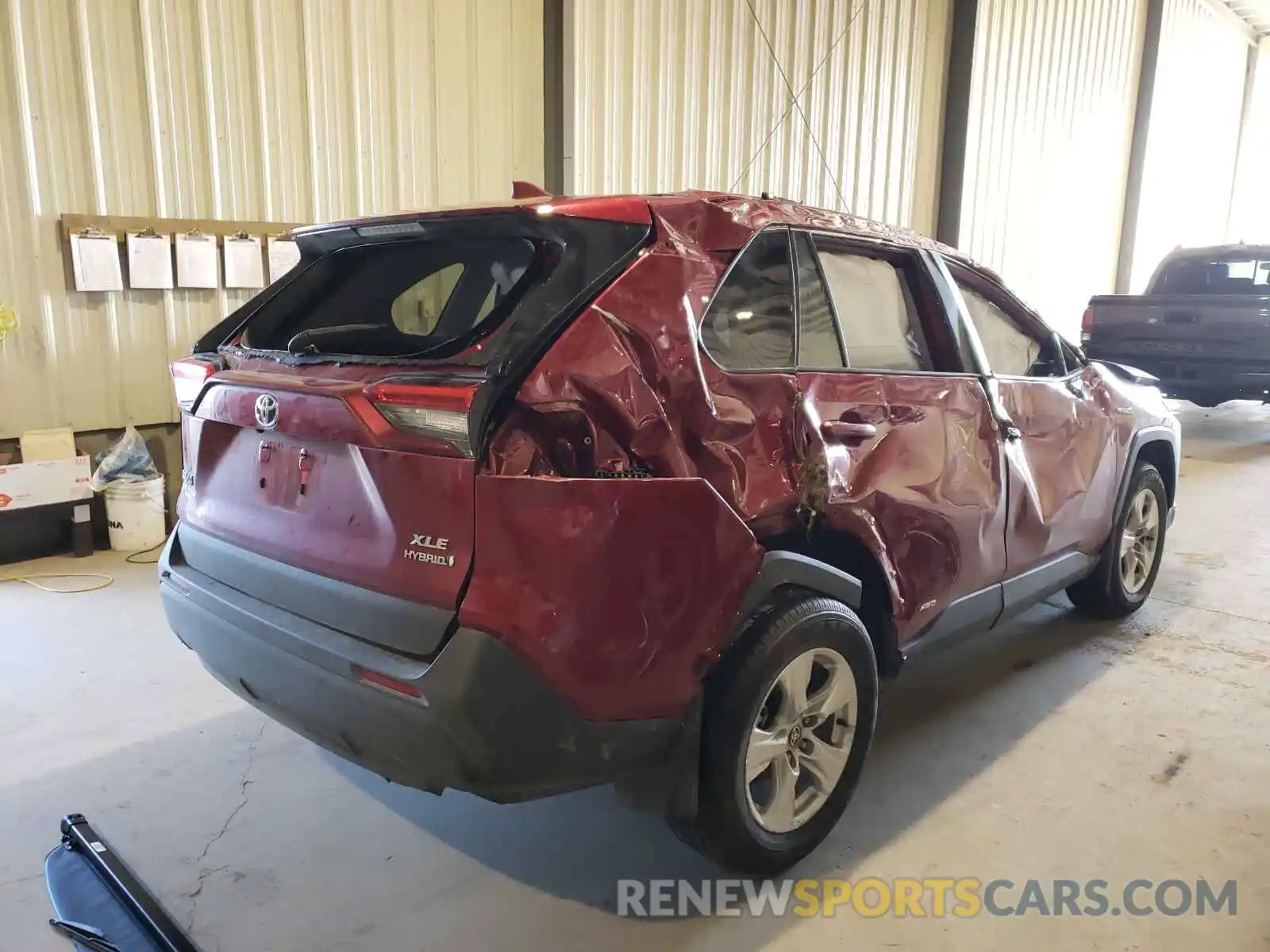 4 Photograph of a damaged car 2T3RWRFV5MW115501 TOYOTA RAV4 2021