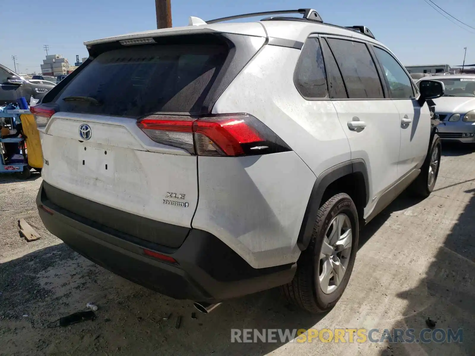 4 Photograph of a damaged car 2T3RWRFV5MW116308 TOYOTA RAV4 2021