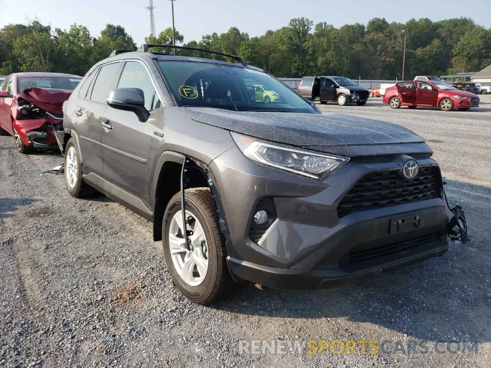 1 Photograph of a damaged car 2T3RWRFV5MW118740 TOYOTA RAV4 2021