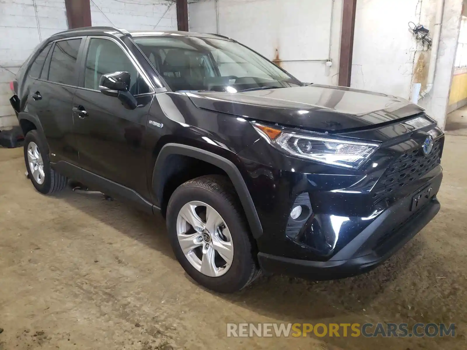 1 Photograph of a damaged car 2T3RWRFV6MW120111 TOYOTA RAV4 2021