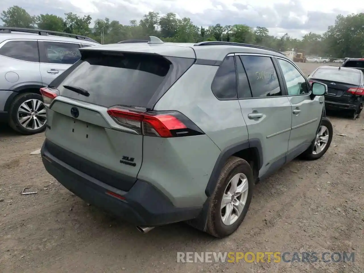 4 Photograph of a damaged car 2T3RWRFV7MW121039 TOYOTA RAV4 2021