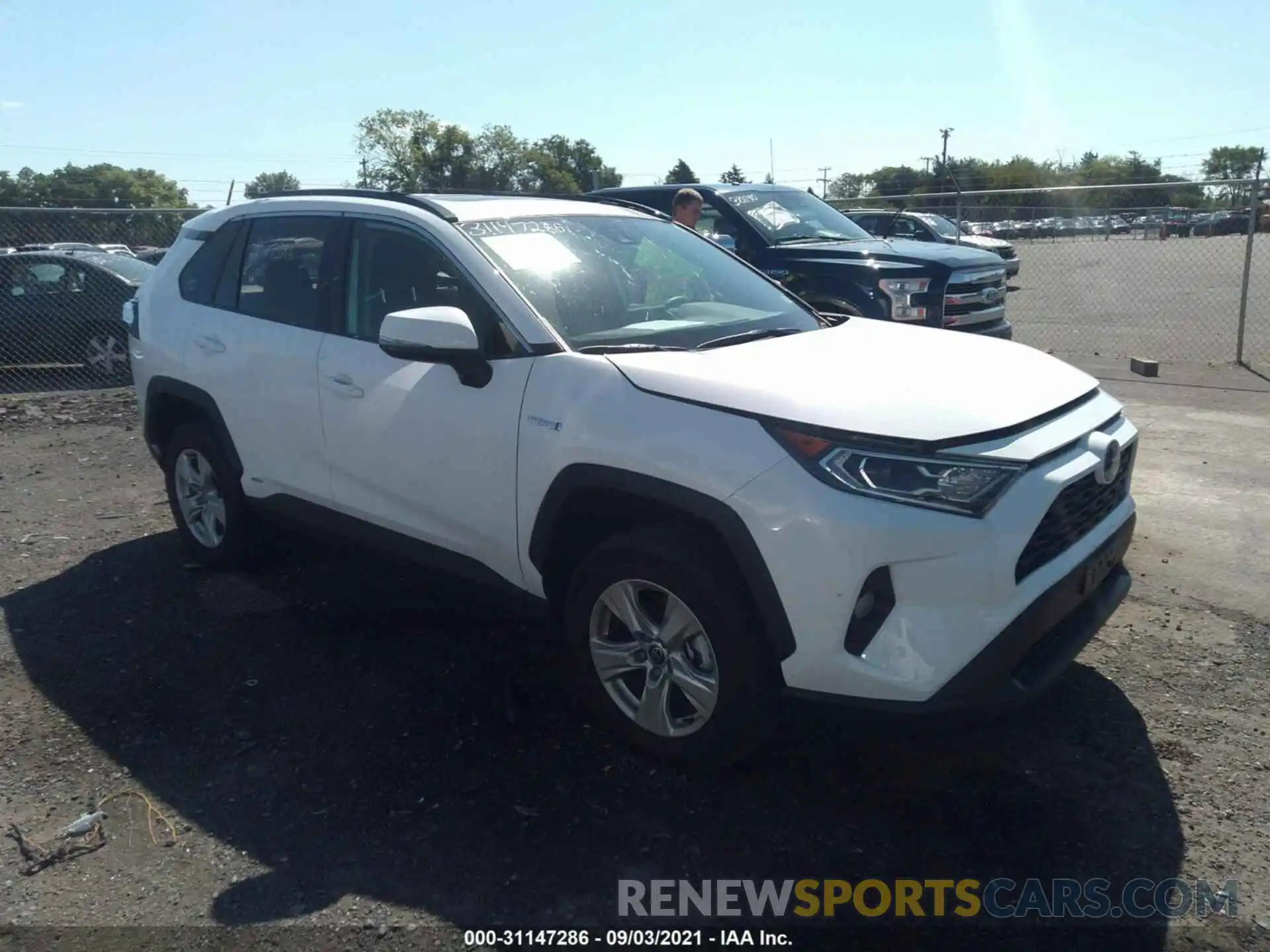 1 Photograph of a damaged car 2T3RWRFV7MW122157 TOYOTA RAV4 2021