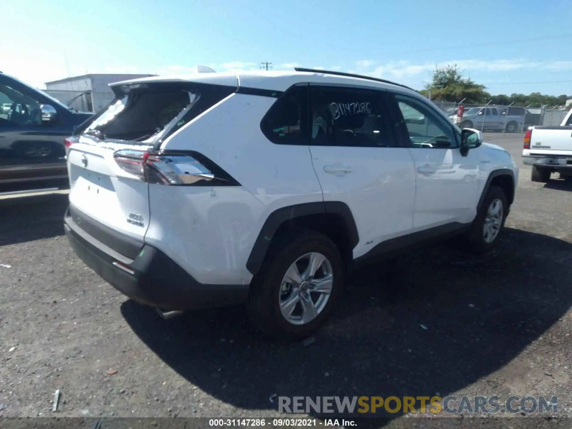 4 Photograph of a damaged car 2T3RWRFV7MW122157 TOYOTA RAV4 2021