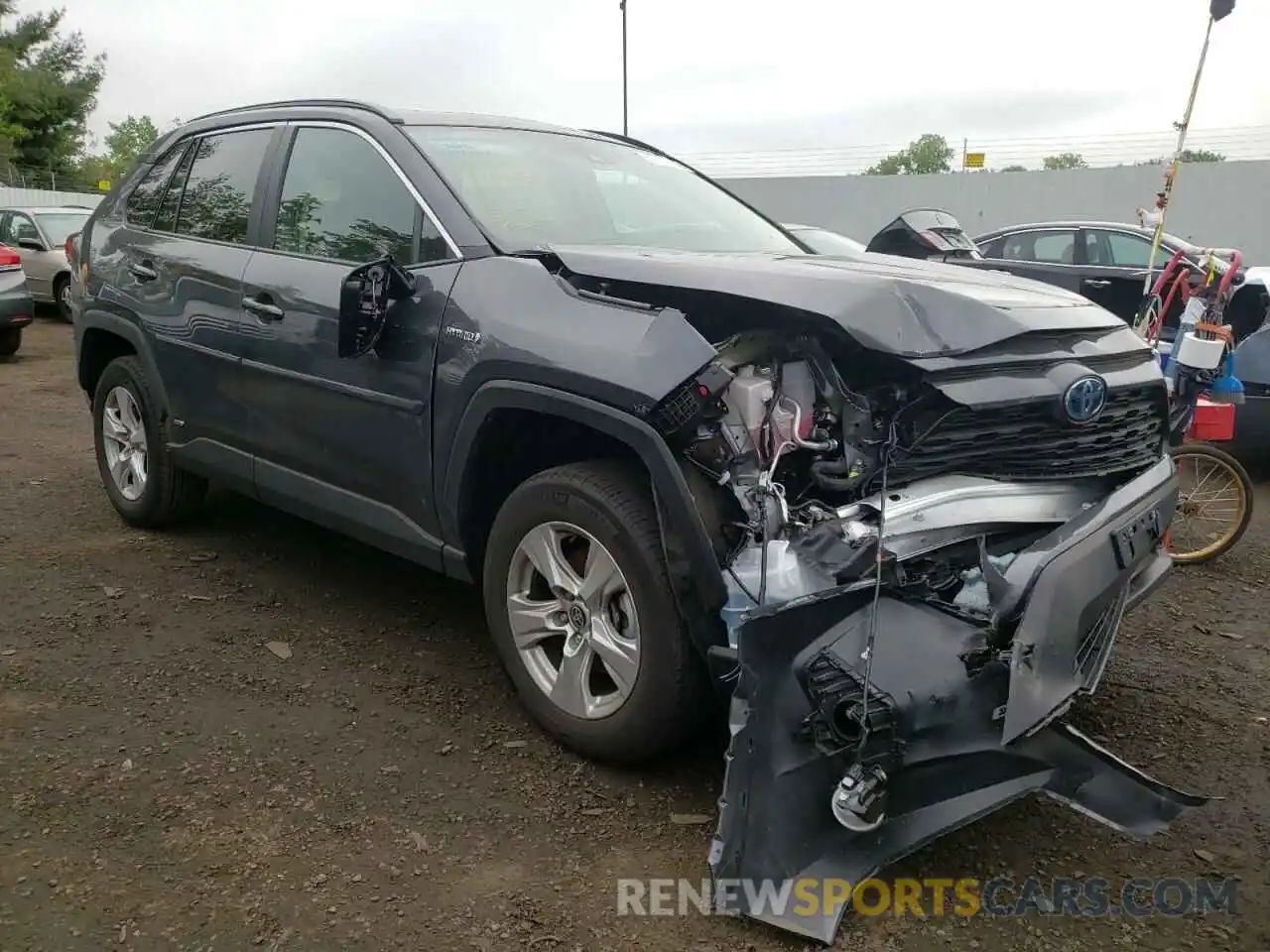 1 Photograph of a damaged car 2T3RWRFV7MW128685 TOYOTA RAV4 2021