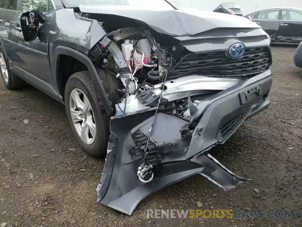 9 Photograph of a damaged car 2T3RWRFV7MW128685 TOYOTA RAV4 2021