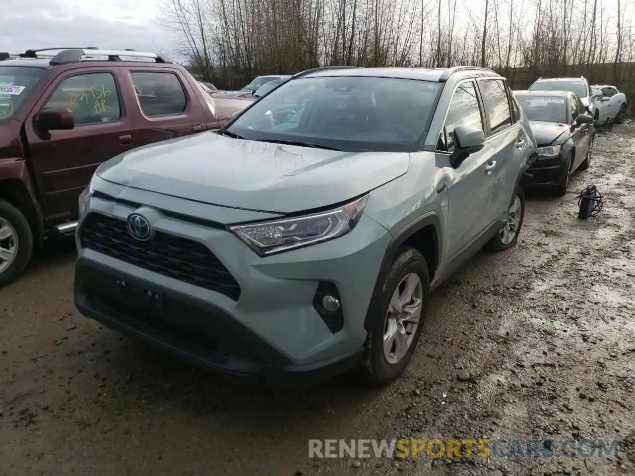 2 Photograph of a damaged car 2T3RWRFV8MW111345 TOYOTA RAV4 2021