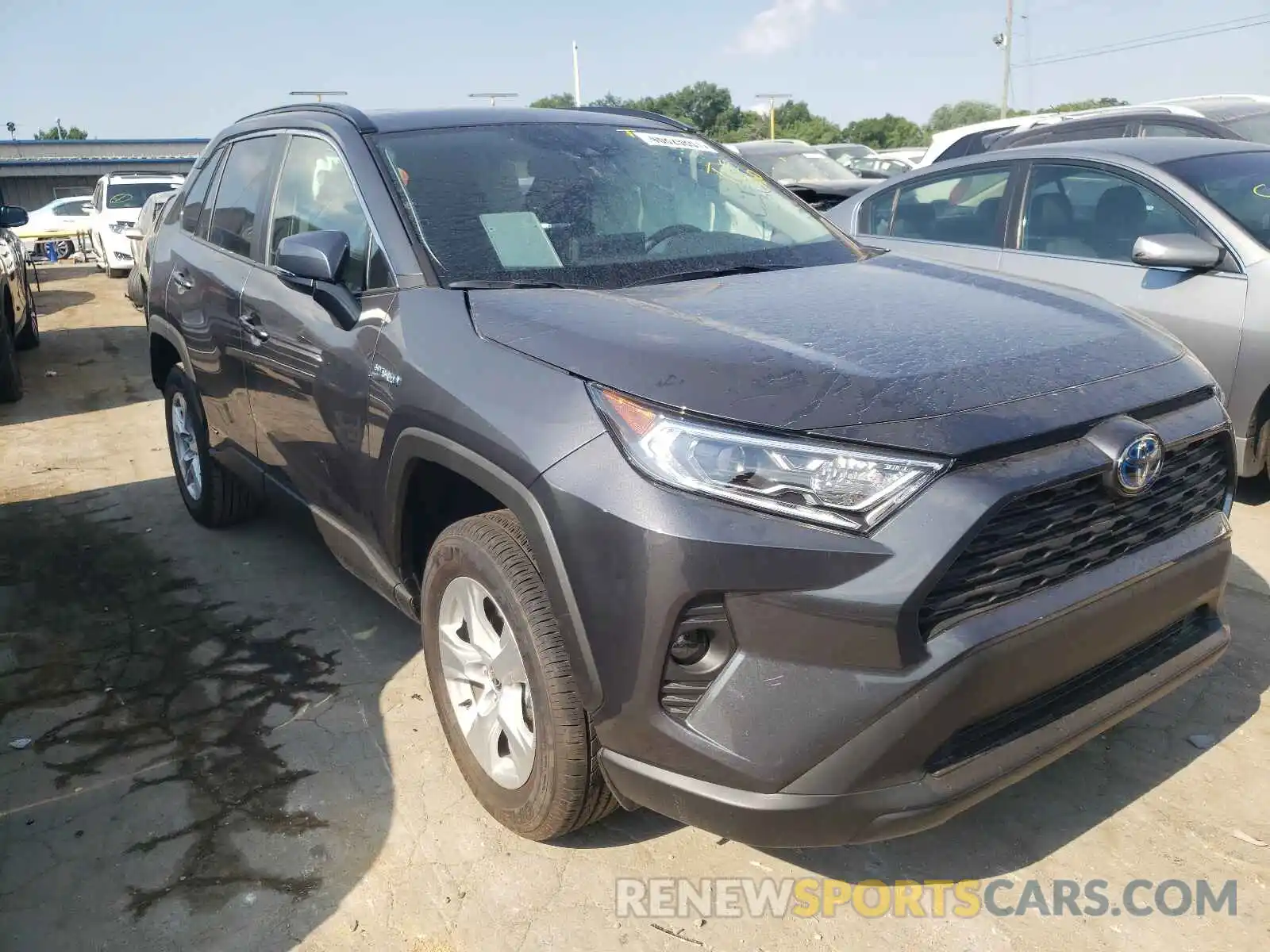 1 Photograph of a damaged car 2T3RWRFV8MW111958 TOYOTA RAV4 2021