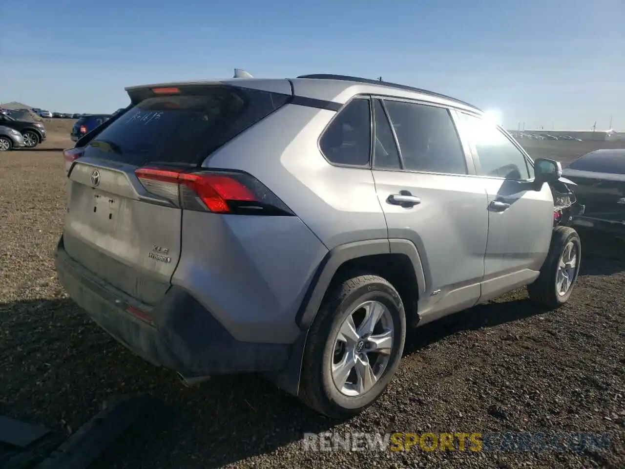 4 Photograph of a damaged car 2T3RWRFV8MW125259 TOYOTA RAV4 2021