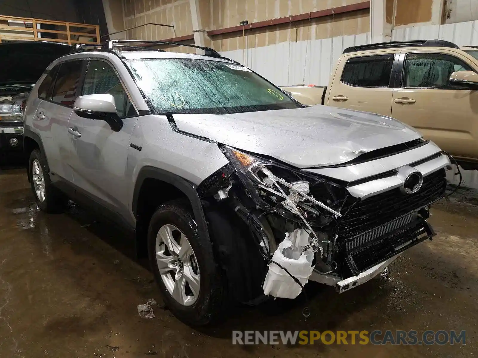 1 Photograph of a damaged car 2T3RWRFV9MW121530 TOYOTA RAV4 2021