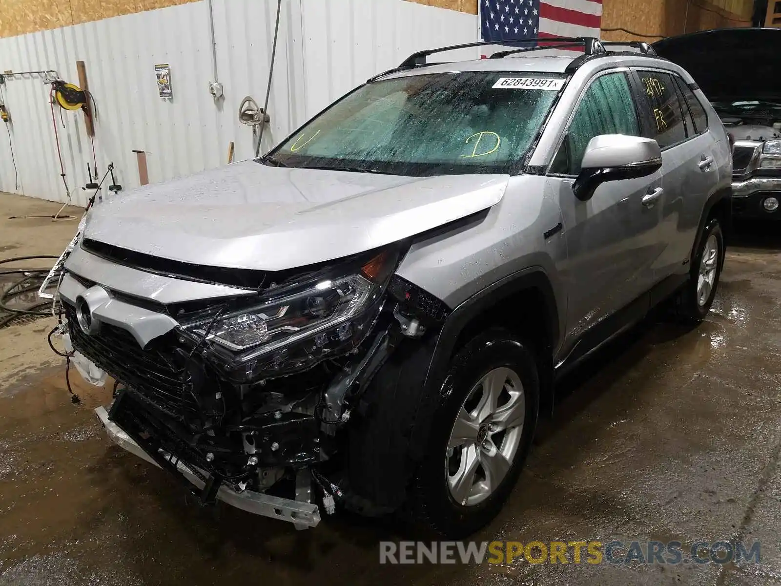 2 Photograph of a damaged car 2T3RWRFV9MW121530 TOYOTA RAV4 2021