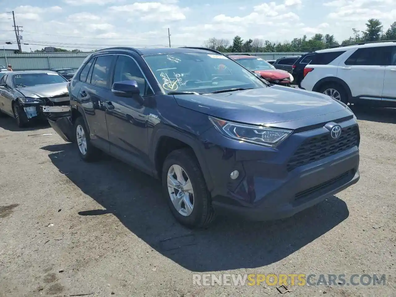 1 Photograph of a damaged car 2T3RWRFV9MW127022 TOYOTA RAV4 2021