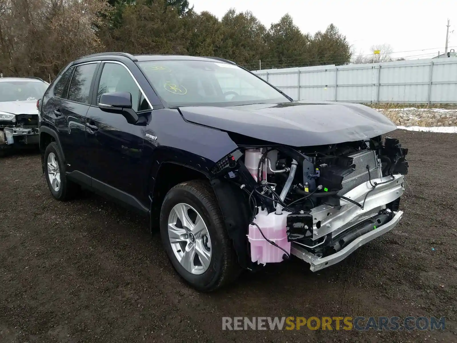 1 Photograph of a damaged car 2T3RWRFVXMW105627 TOYOTA RAV4 2021