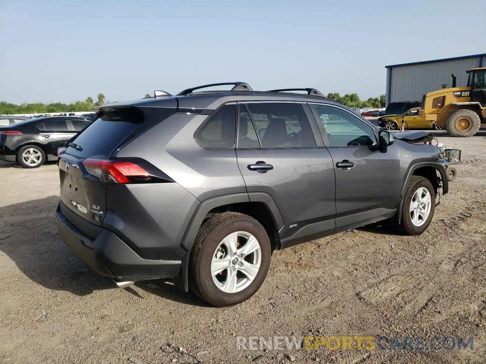 4 Photograph of a damaged car 2T3RWRFVXMW117079 TOYOTA RAV4 2021