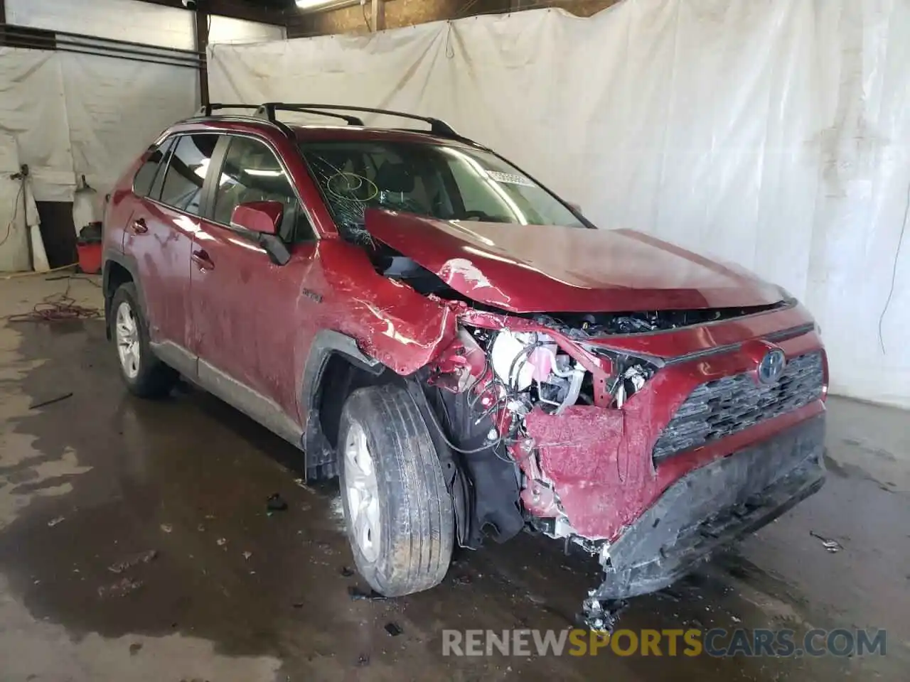 1 Photograph of a damaged car 2T3RWRFVXMW120600 TOYOTA RAV4 2021