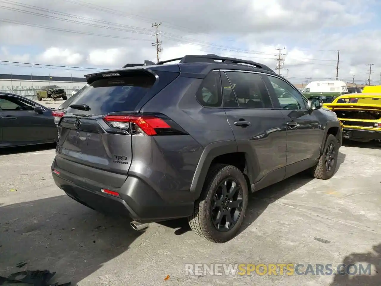 4 Photograph of a damaged car 2T3S1RFV1MW240706 TOYOTA RAV4 2021