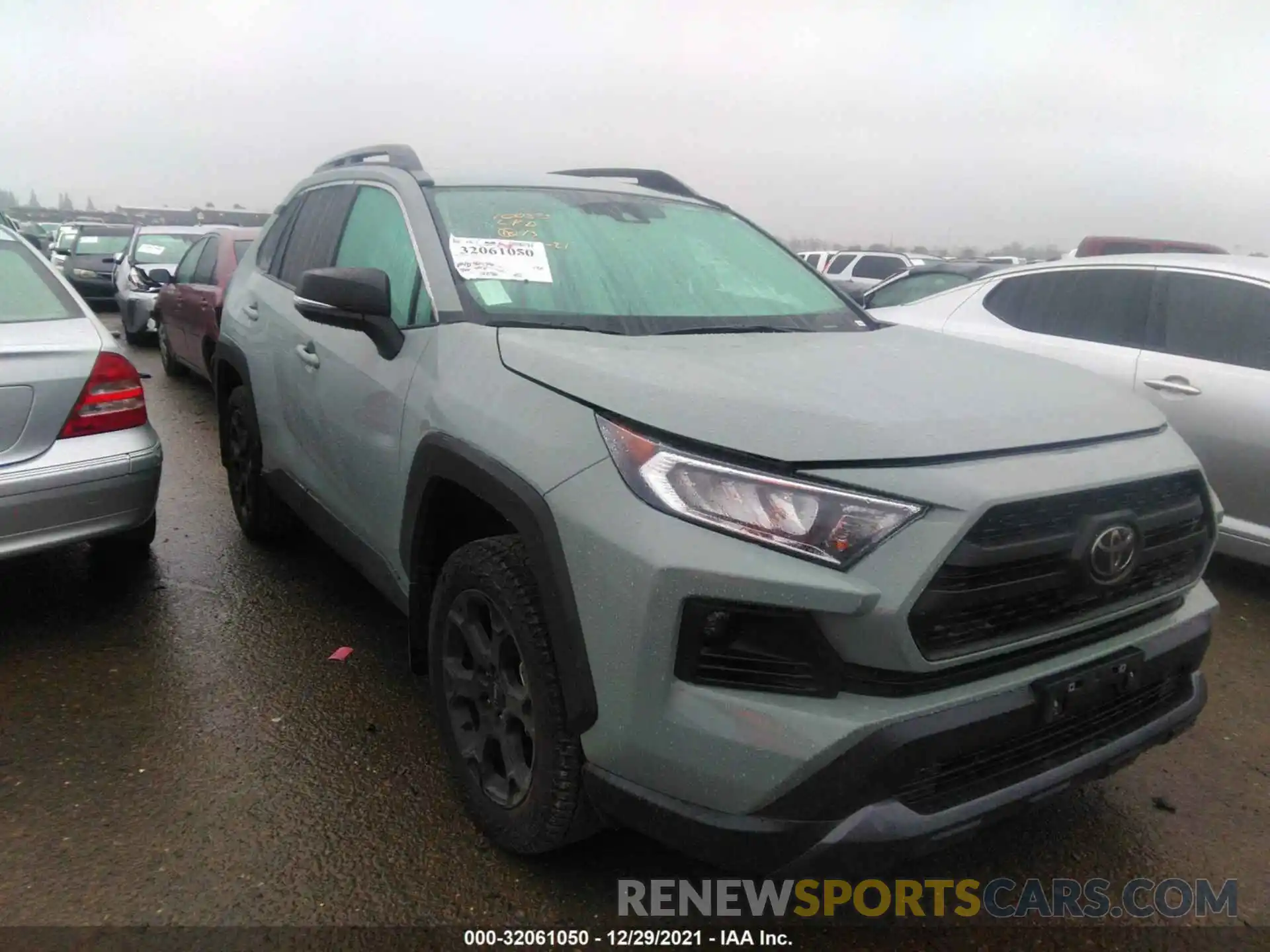 1 Photograph of a damaged car 2T3S1RFV2MW167409 TOYOTA RAV4 2021