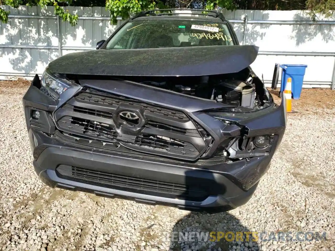 9 Photograph of a damaged car 2T3S1RFV4MW222183 TOYOTA RAV4 2021