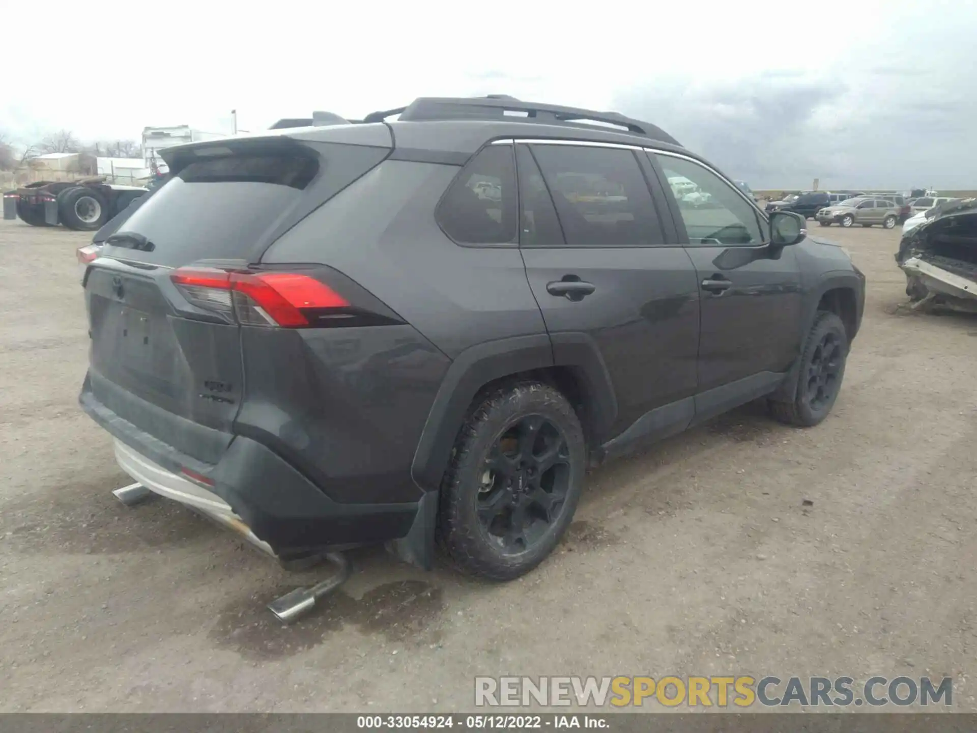 4 Photograph of a damaged car 2T3S1RFV4MW241672 TOYOTA RAV4 2021