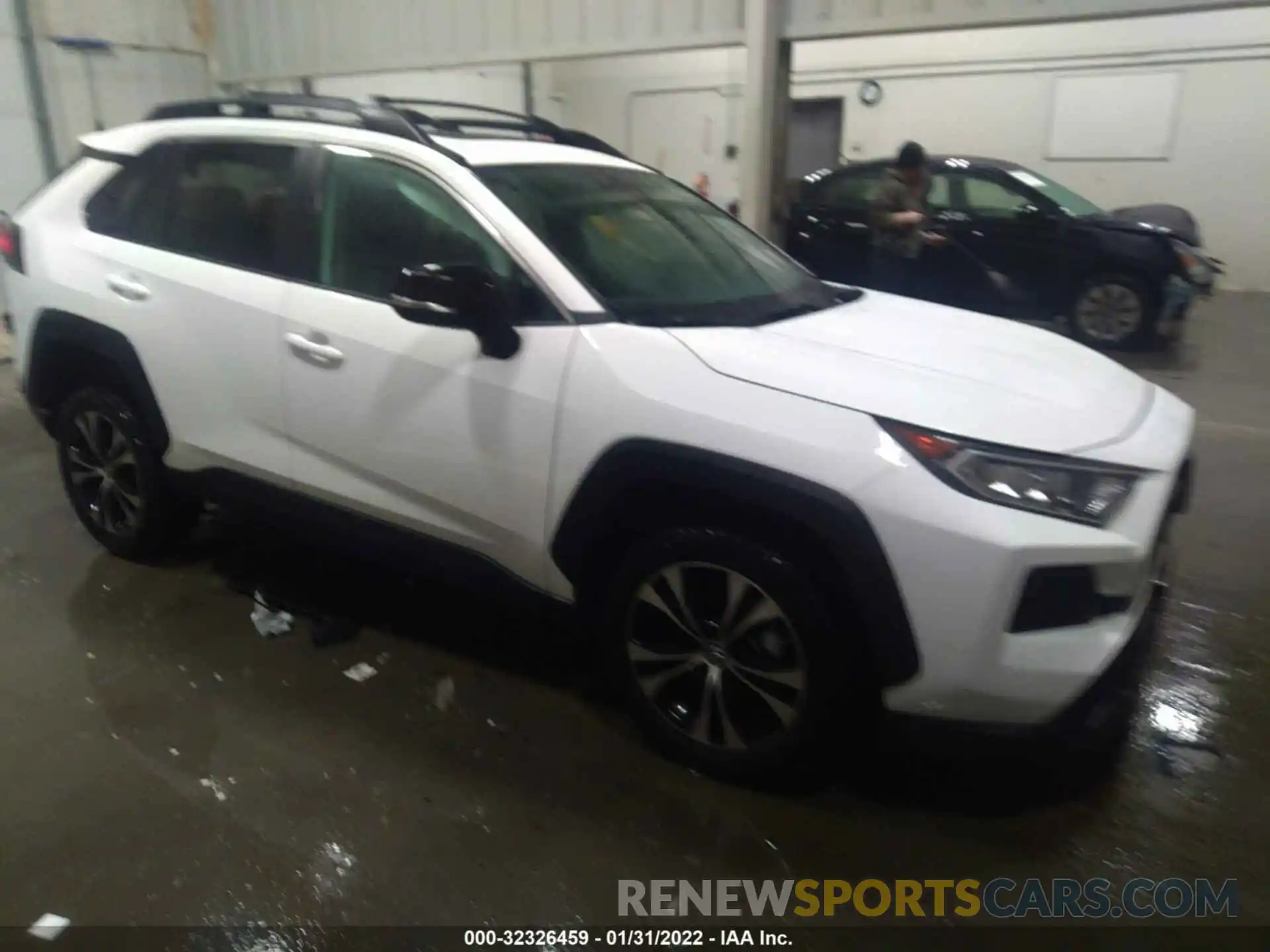 1 Фотография поврежденного автомобиля 2T3S1RFV9MW241635 TOYOTA RAV4 2021