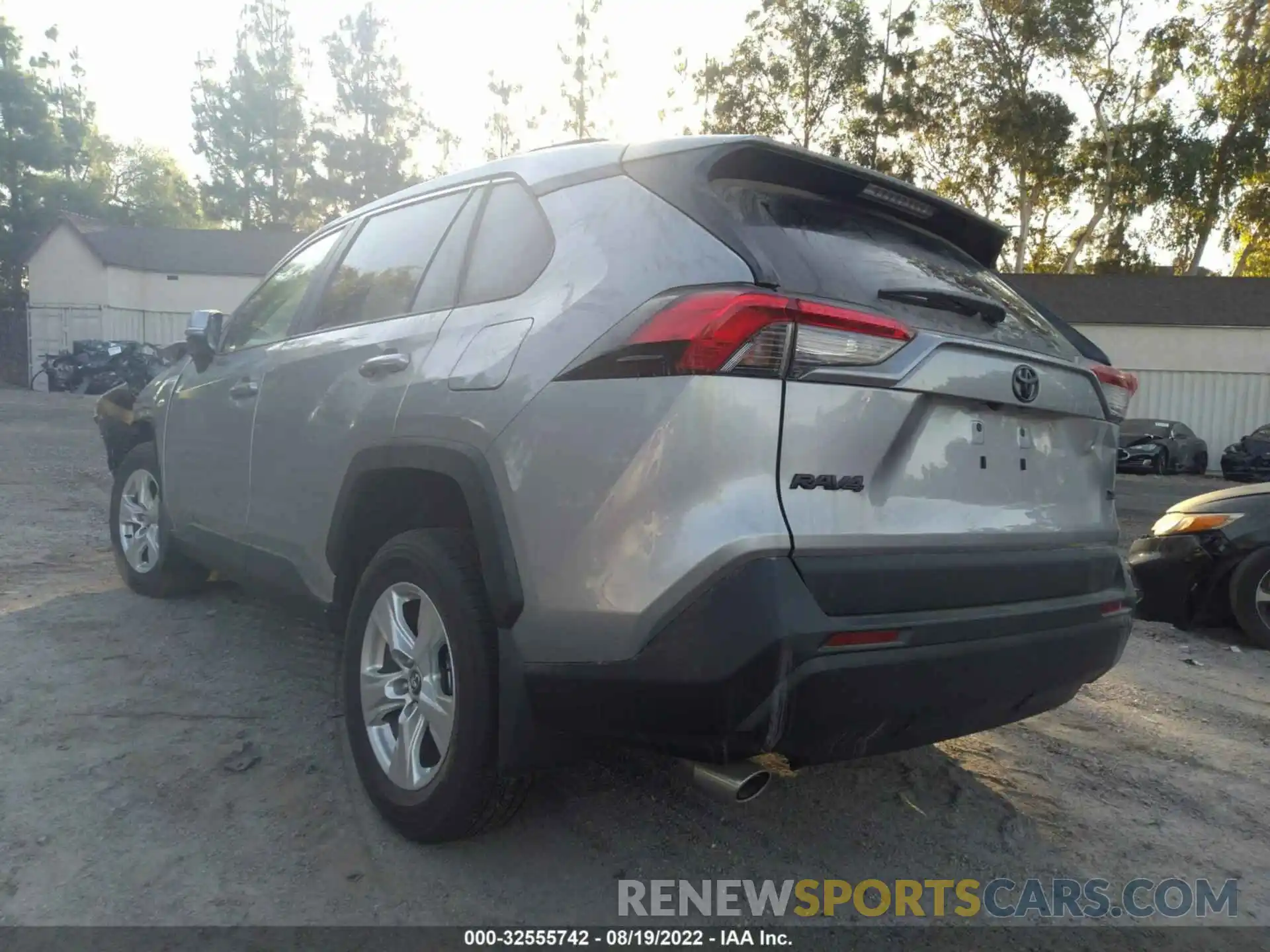 3 Photograph of a damaged car 2T3W1RFV0MC094818 TOYOTA RAV4 2021