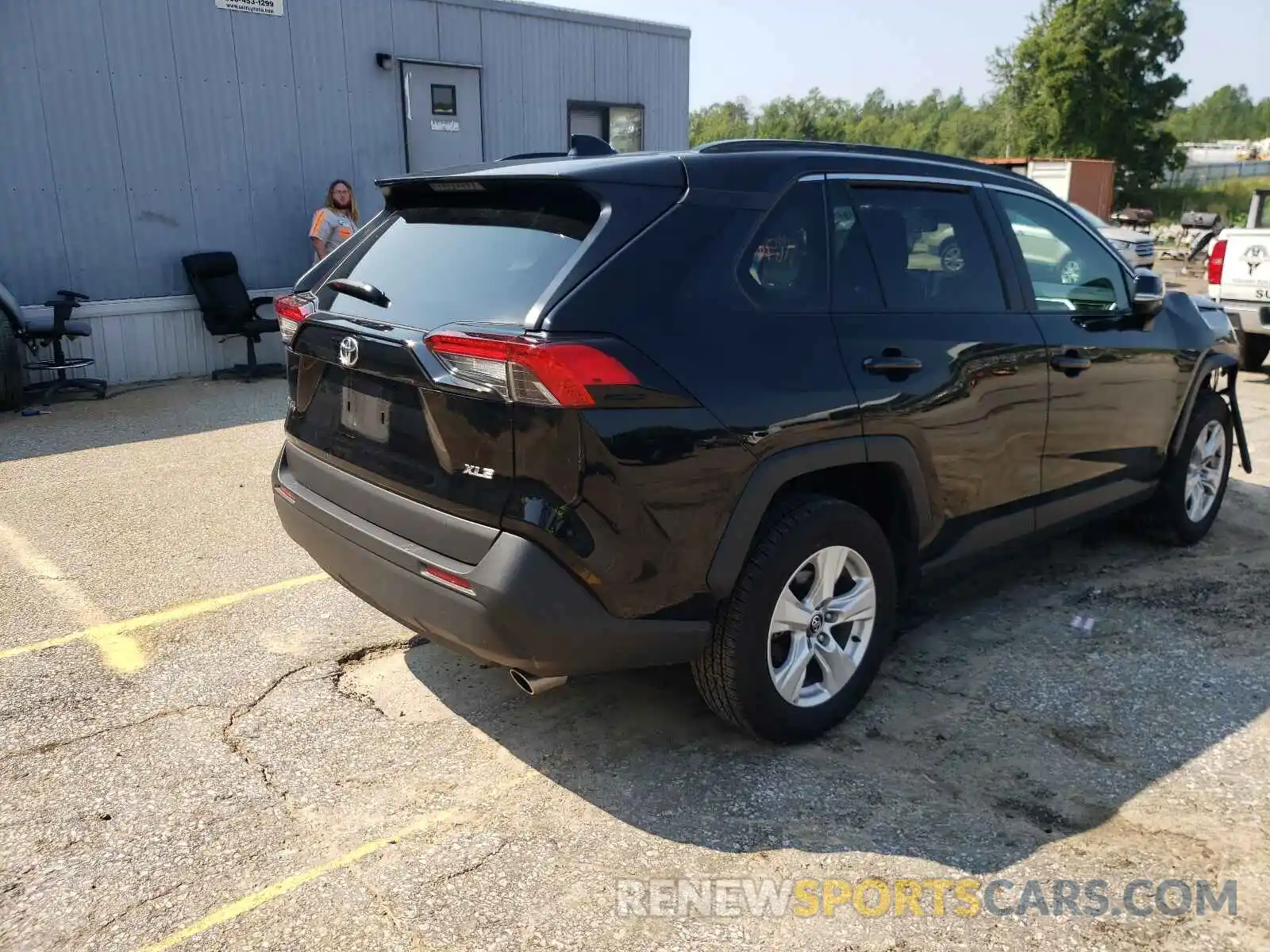 4 Photograph of a damaged car 2T3W1RFV0MC097055 TOYOTA RAV4 2021