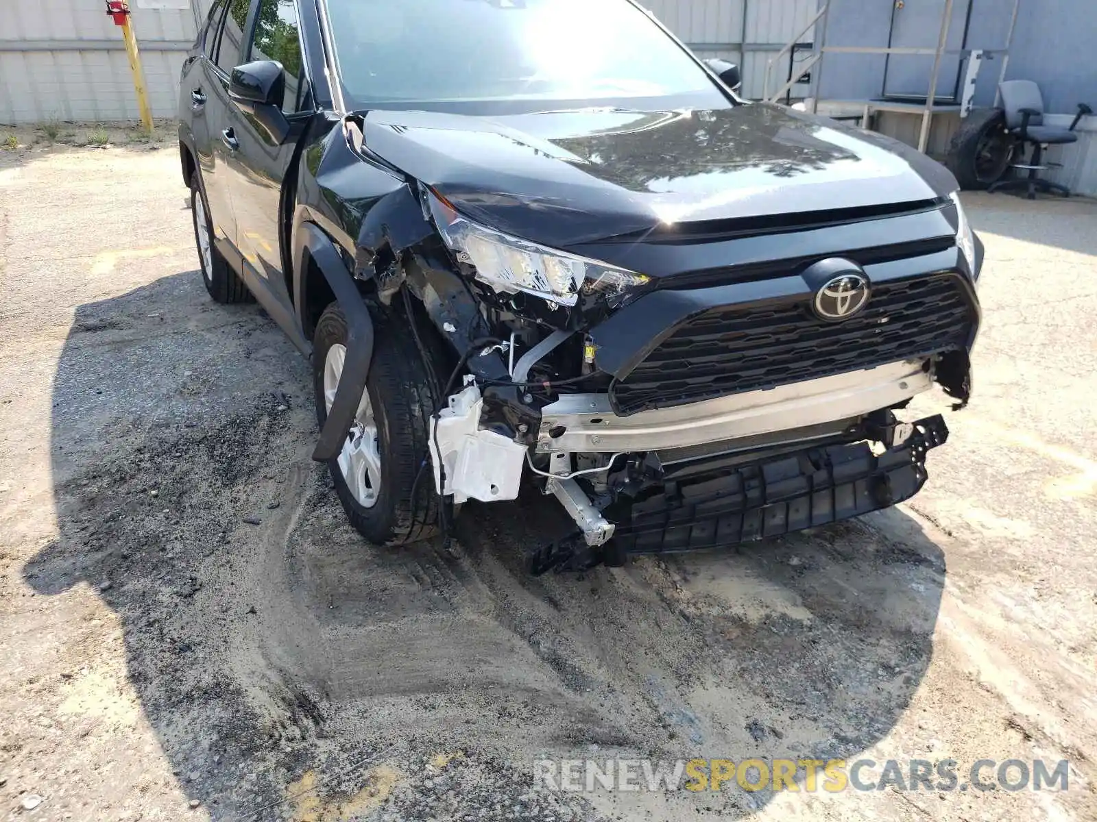 9 Photograph of a damaged car 2T3W1RFV0MC097055 TOYOTA RAV4 2021