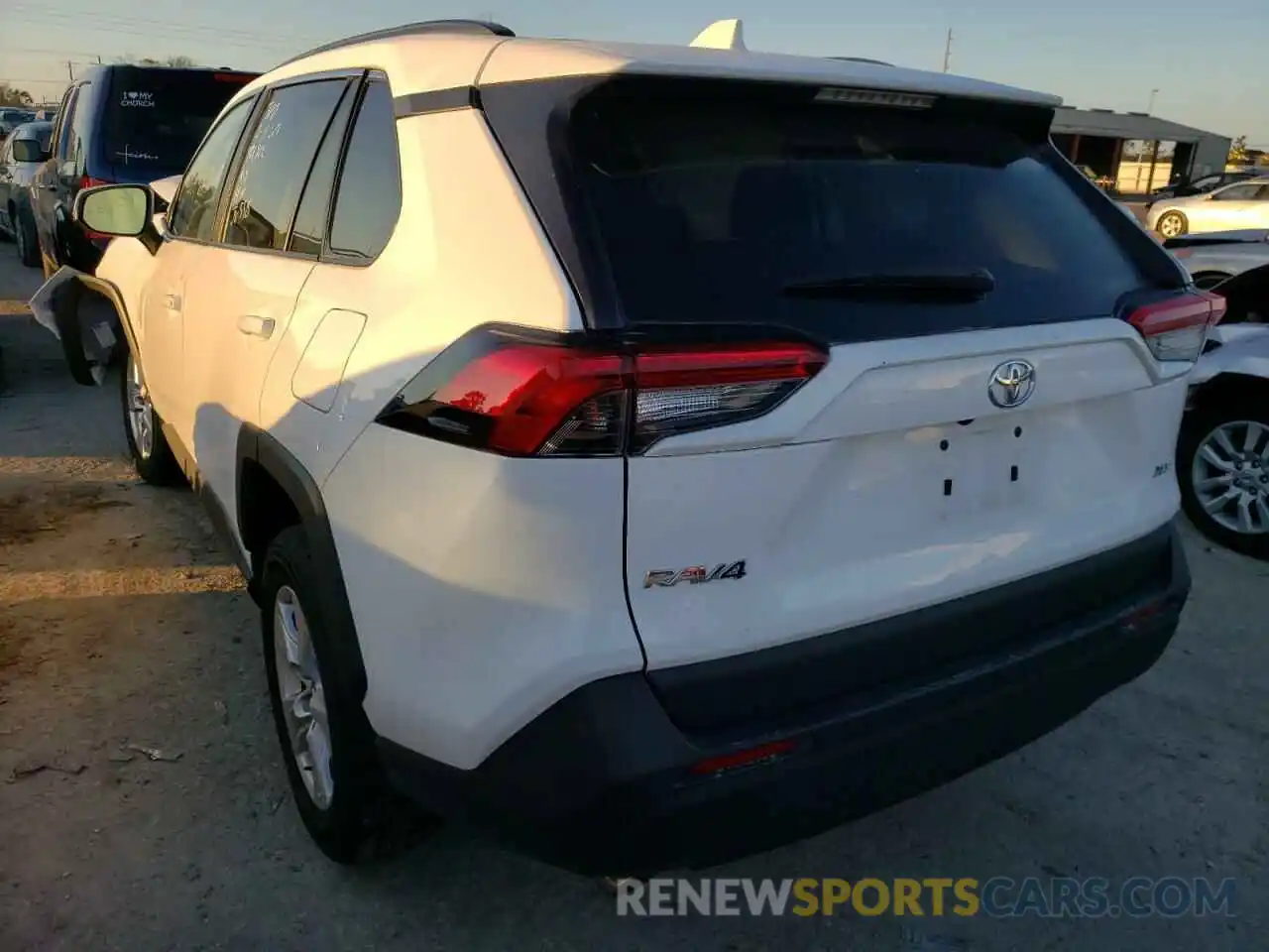 3 Photograph of a damaged car 2T3W1RFV0MC098187 TOYOTA RAV4 2021