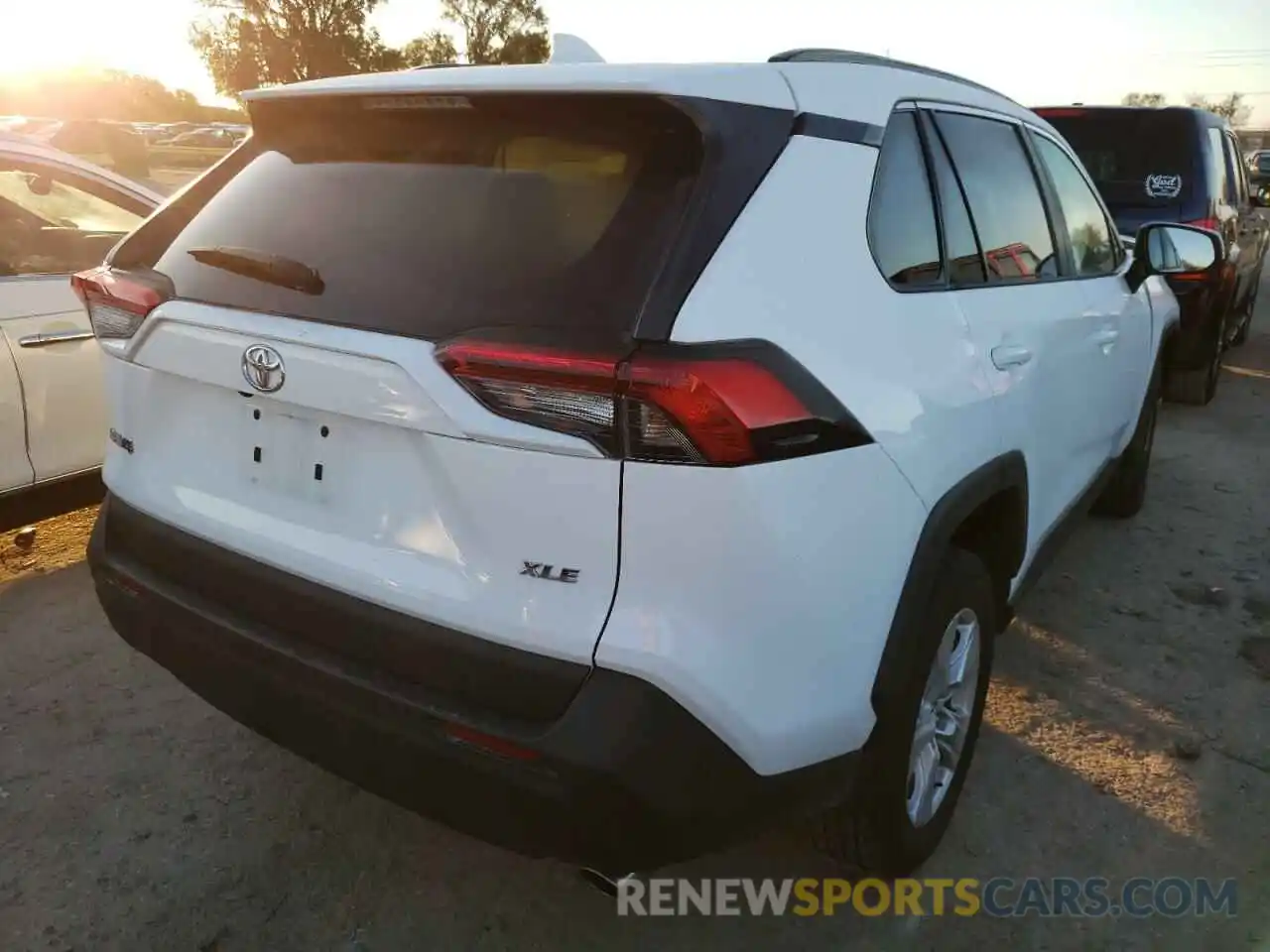 4 Photograph of a damaged car 2T3W1RFV0MC098187 TOYOTA RAV4 2021