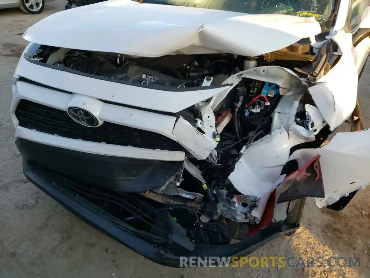 9 Photograph of a damaged car 2T3W1RFV0MC098187 TOYOTA RAV4 2021