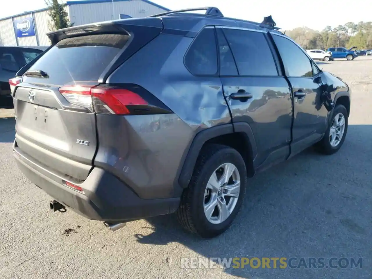 4 Photograph of a damaged car 2T3W1RFV0MC117742 TOYOTA RAV4 2021