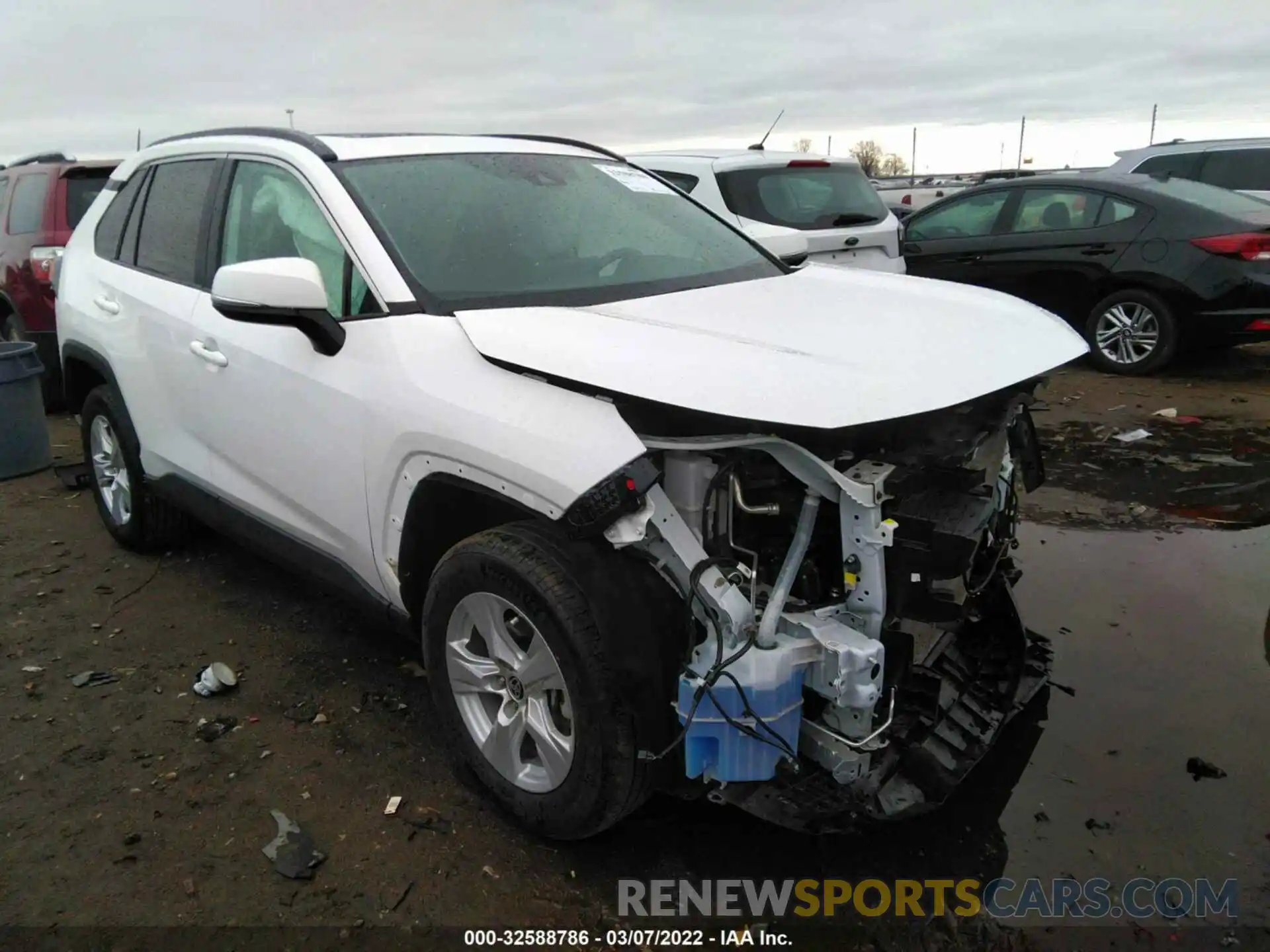 1 Photograph of a damaged car 2T3W1RFV0MC119703 TOYOTA RAV4 2021