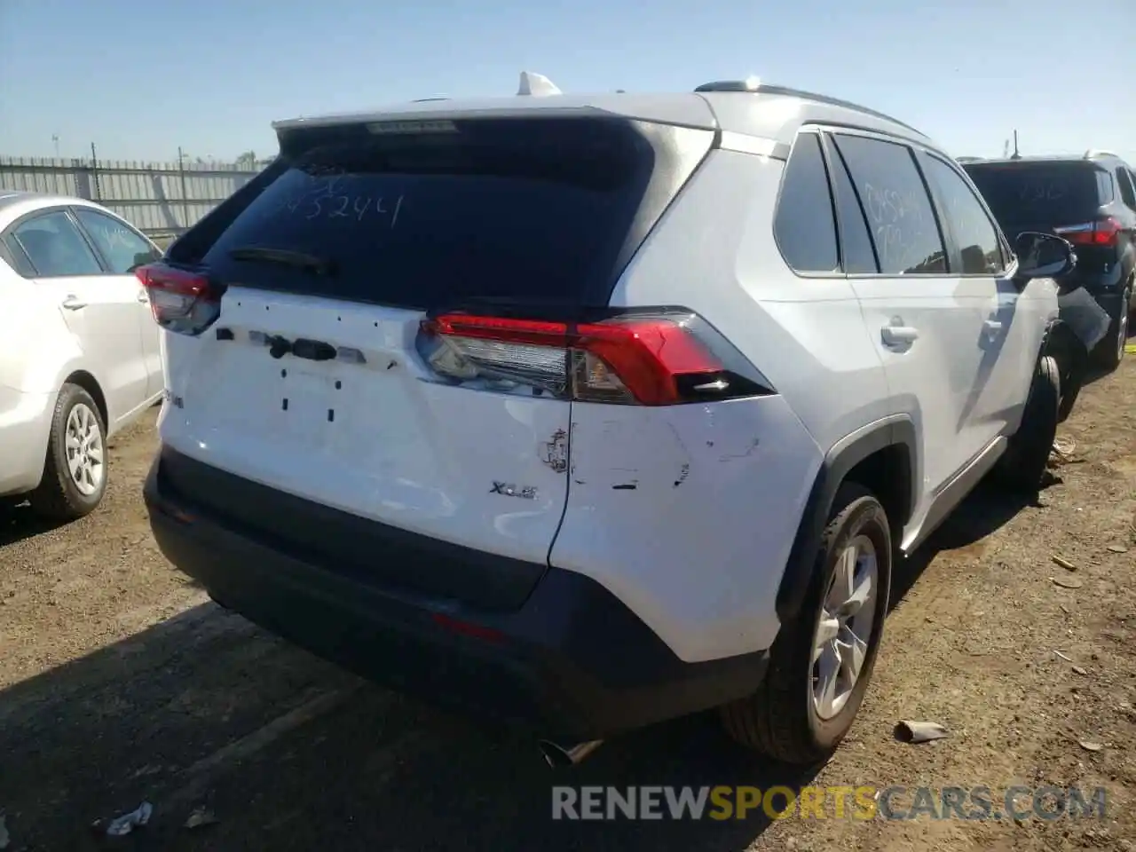 4 Photograph of a damaged car 2T3W1RFV0MC122536 TOYOTA RAV4 2021