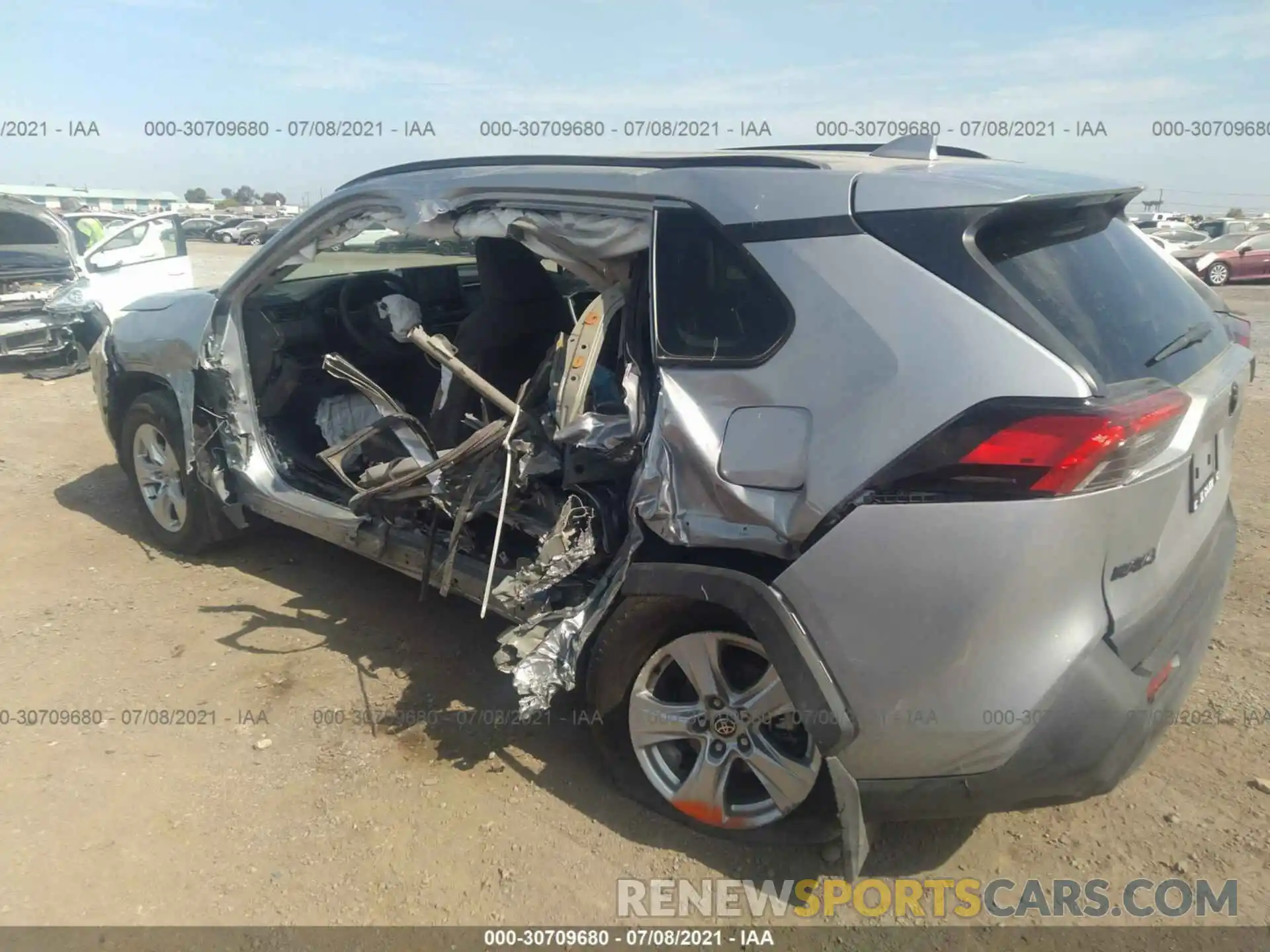 3 Photograph of a damaged car 2T3W1RFV0MC123850 TOYOTA RAV4 2021