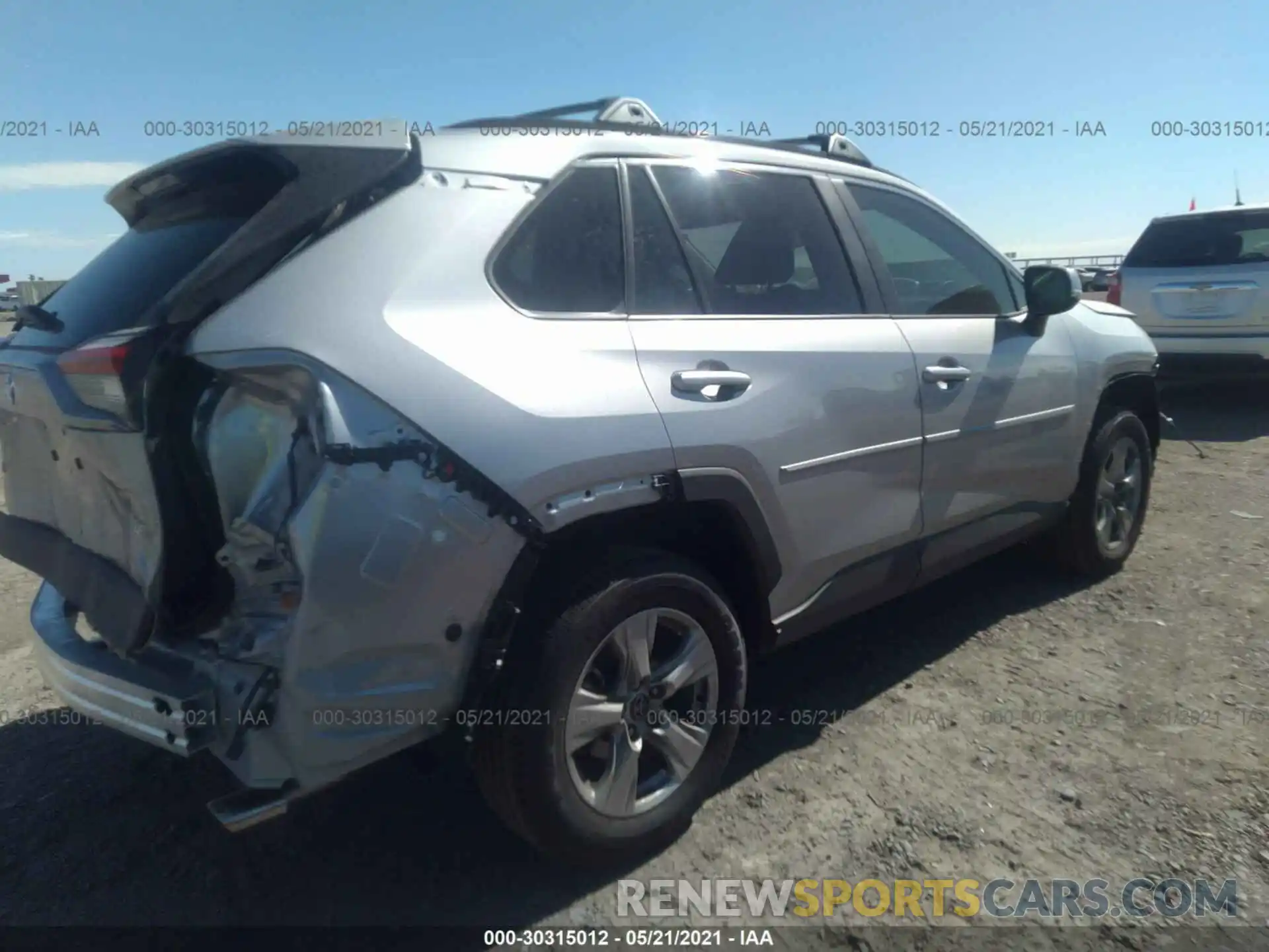 4 Photograph of a damaged car 2T3W1RFV0MC129700 TOYOTA RAV4 2021