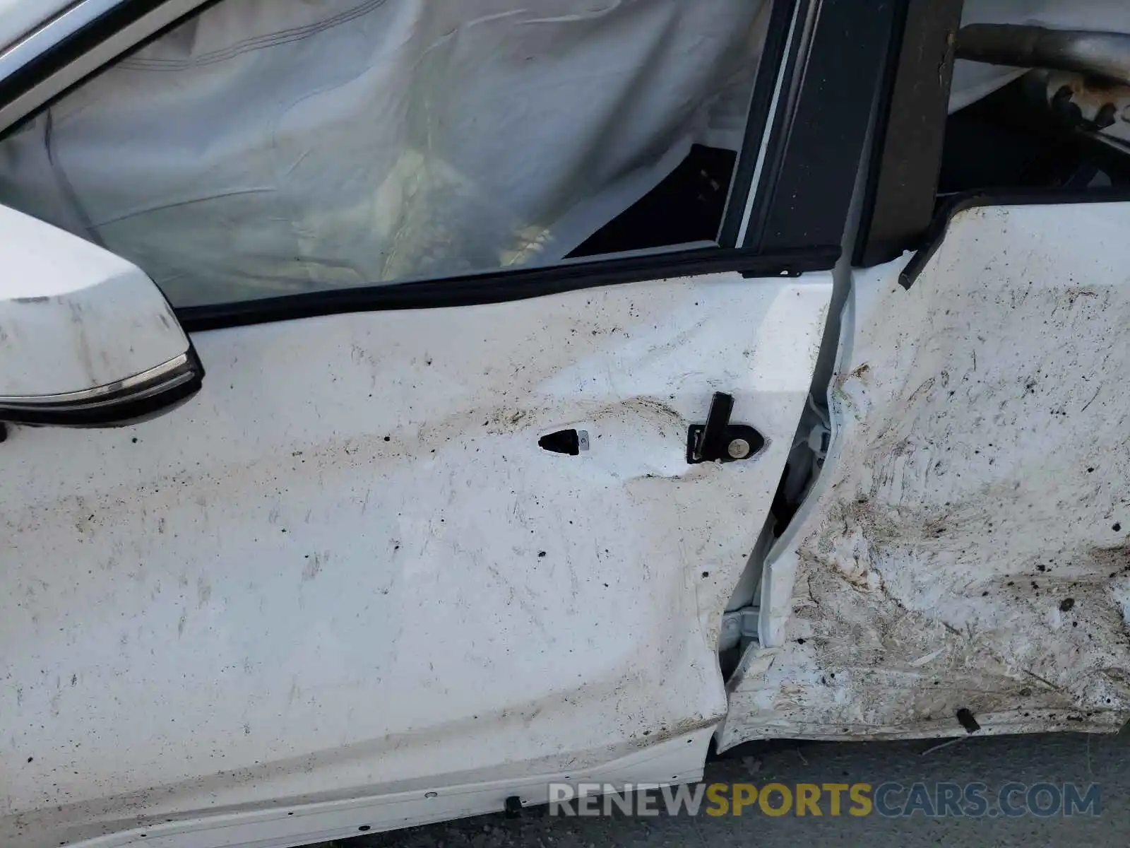 10 Photograph of a damaged car 2T3W1RFV0MC138879 TOYOTA RAV4 2021