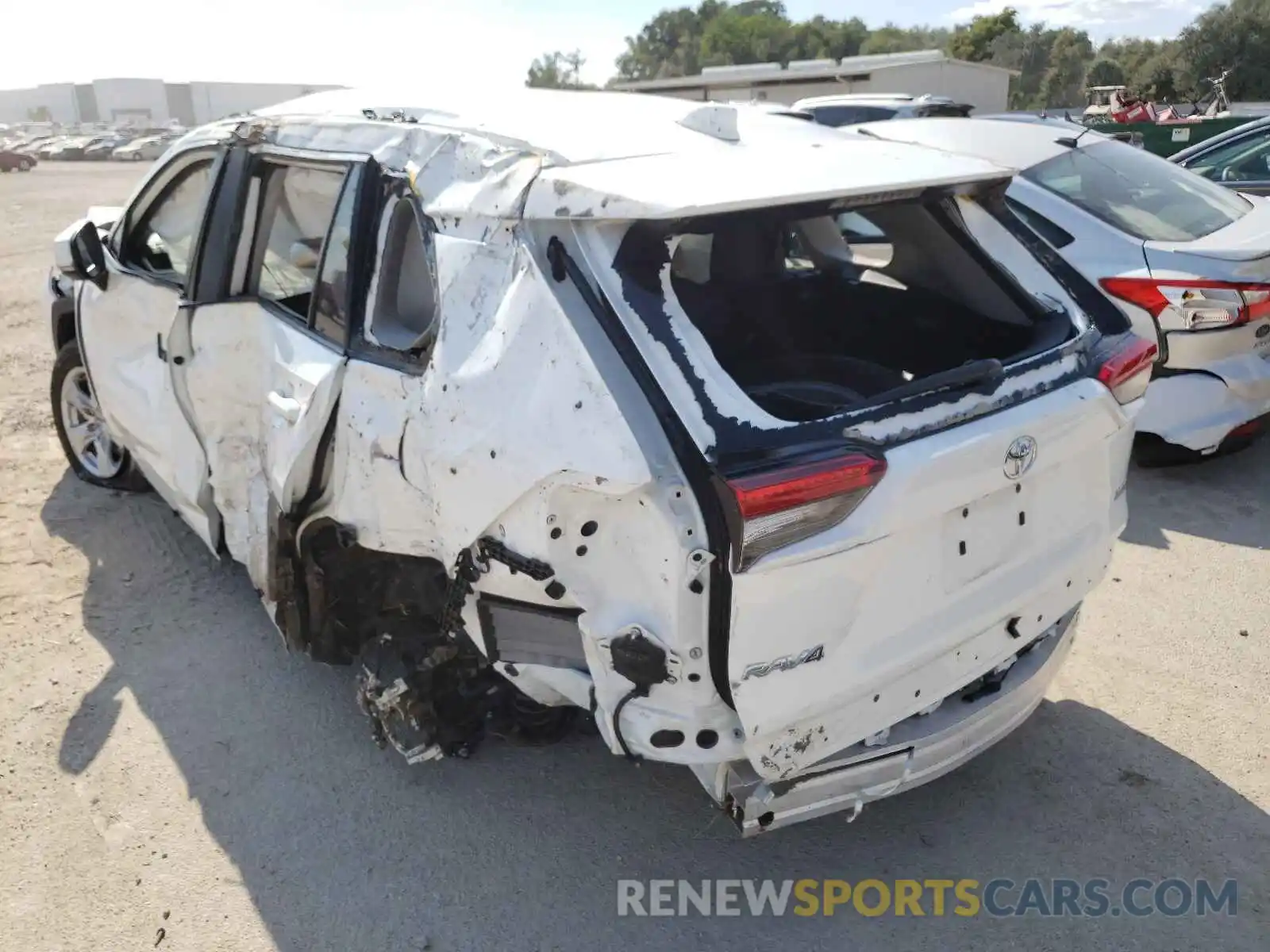 3 Photograph of a damaged car 2T3W1RFV0MC138879 TOYOTA RAV4 2021