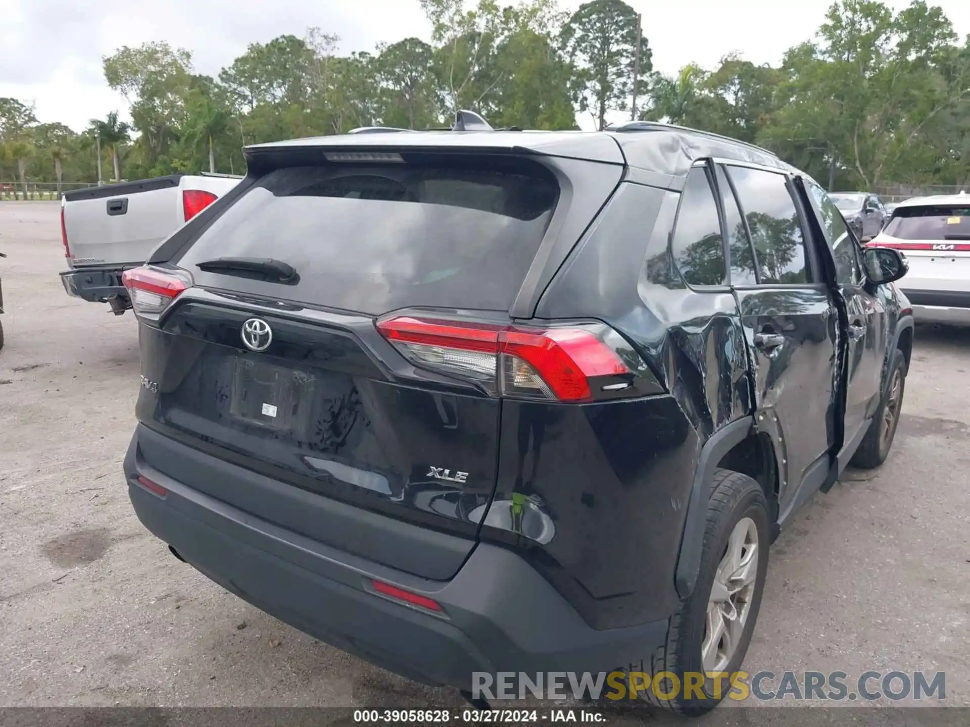 4 Photograph of a damaged car 2T3W1RFV0MC144827 TOYOTA RAV4 2021