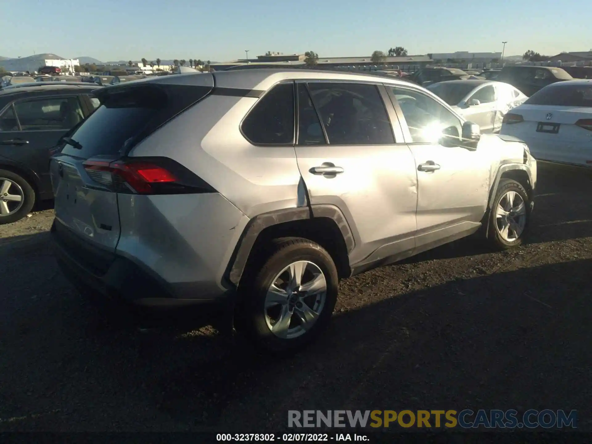 4 Photograph of a damaged car 2T3W1RFV0MC148733 TOYOTA RAV4 2021